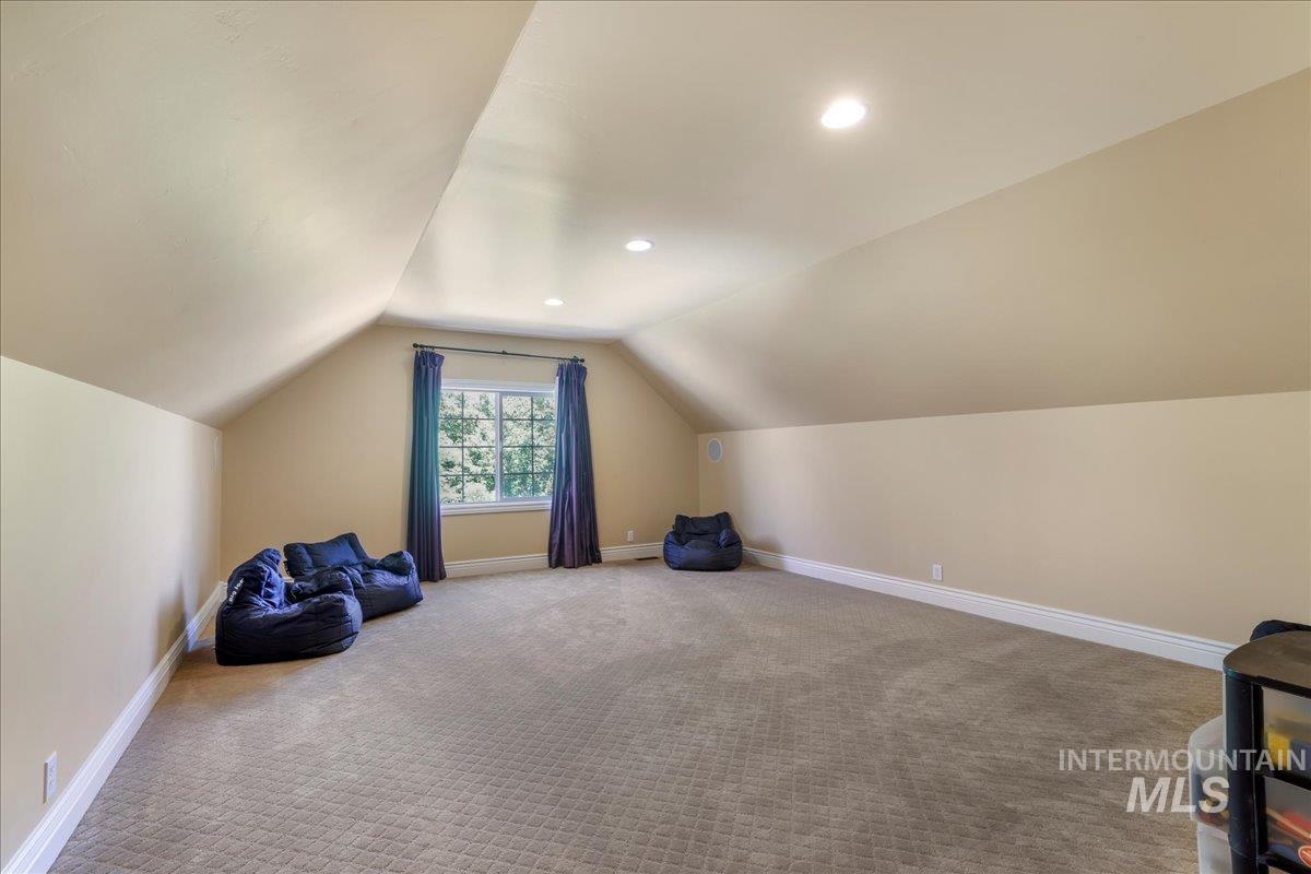 568 Boxwood Dr. Property Photo 35