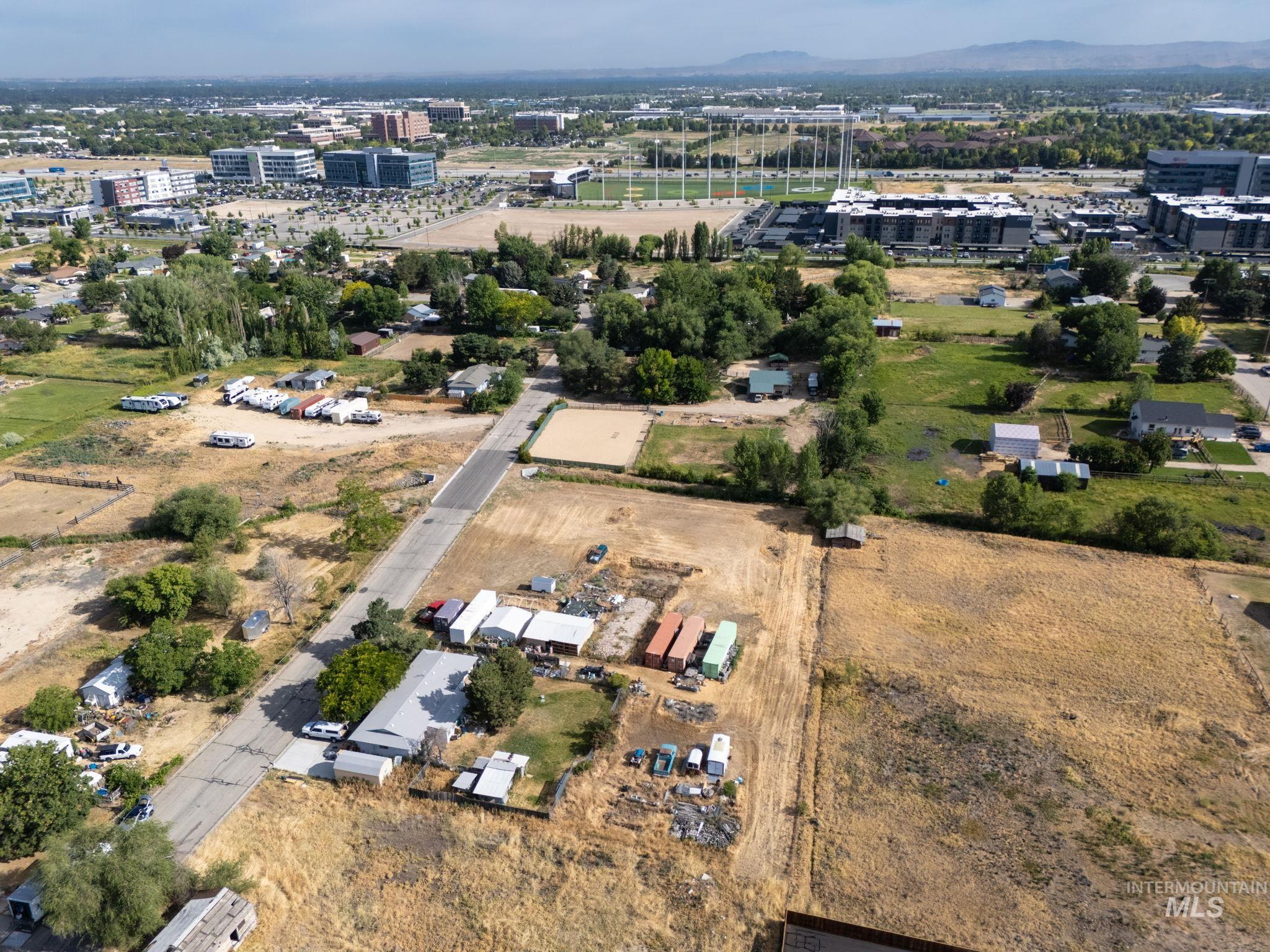 1530 S Topaz Property Photo 4