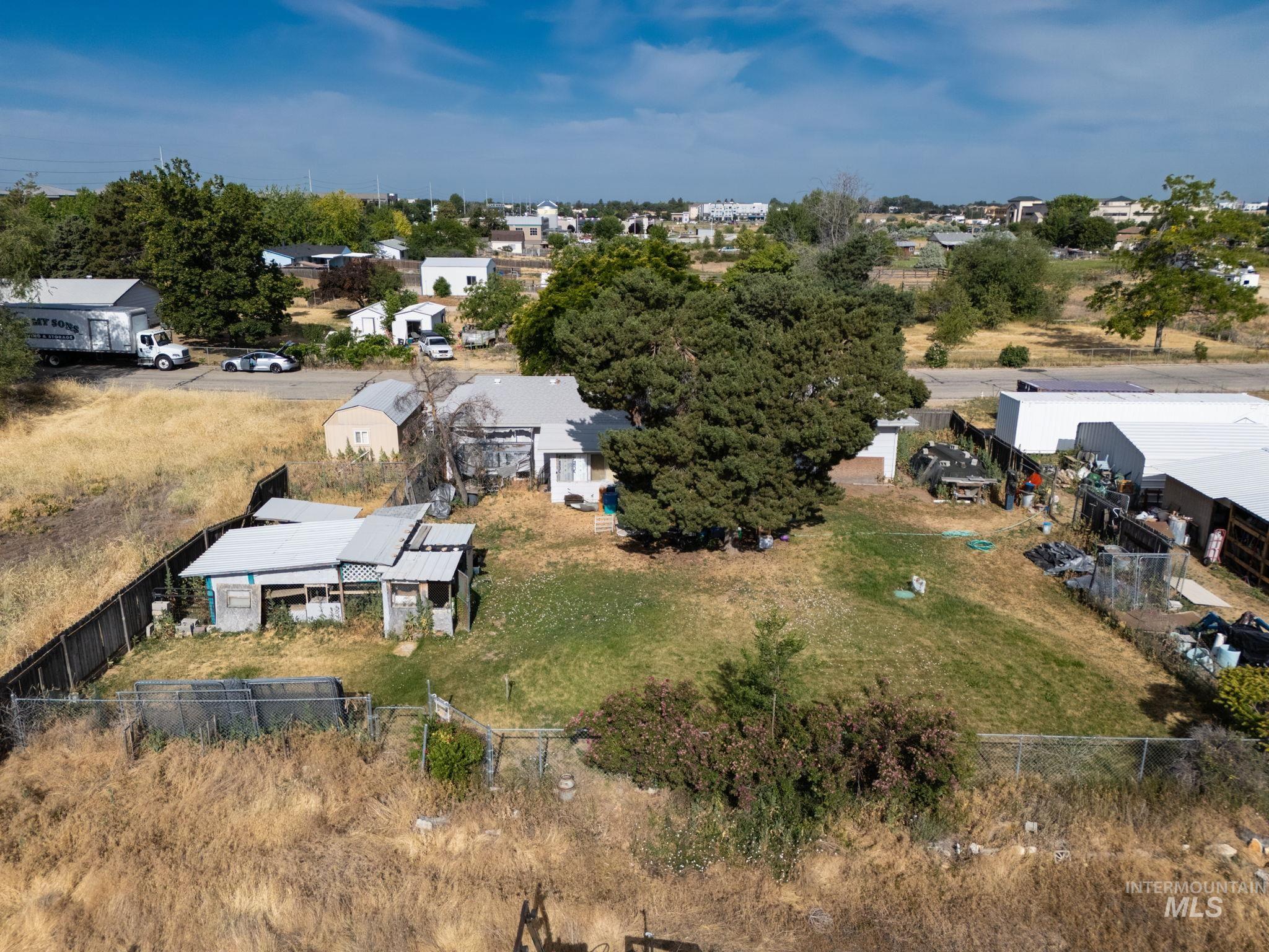 1530 S Topaz Property Photo 7