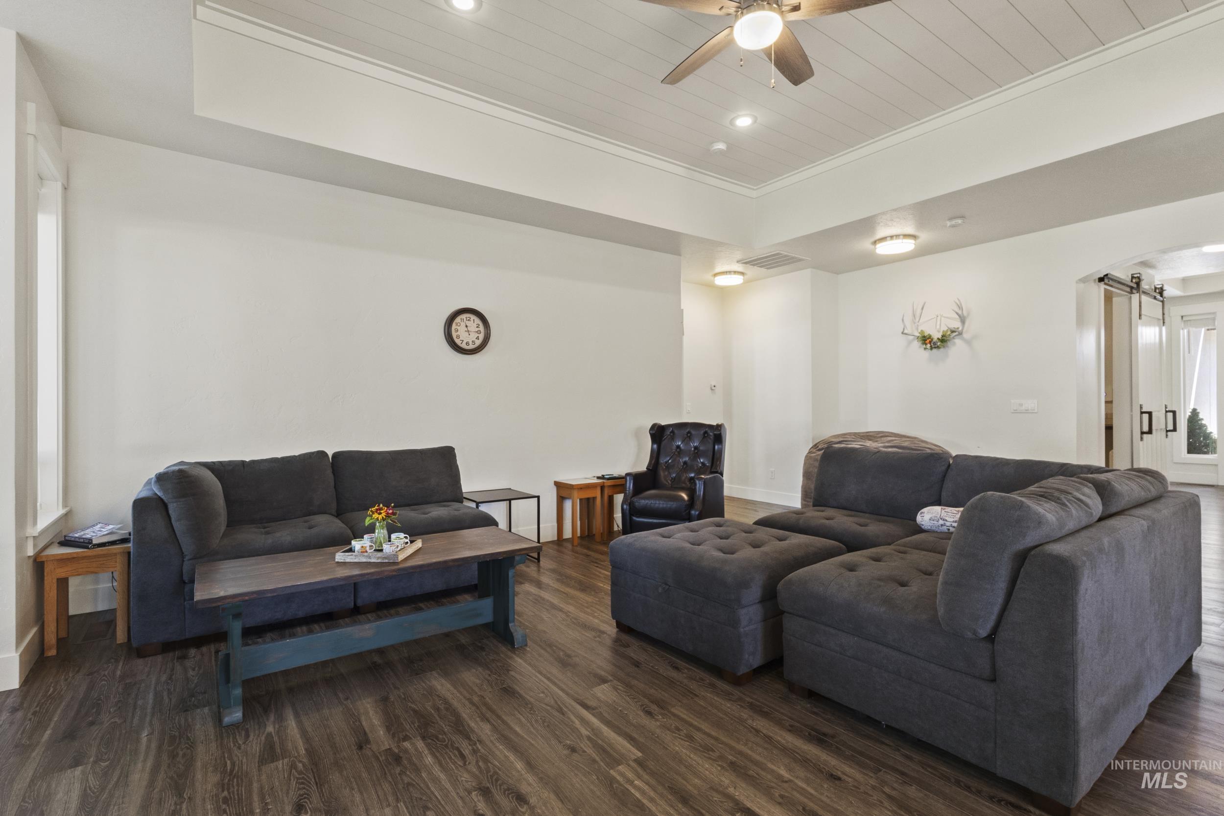 9935 Falls Point Way Property Photo 6