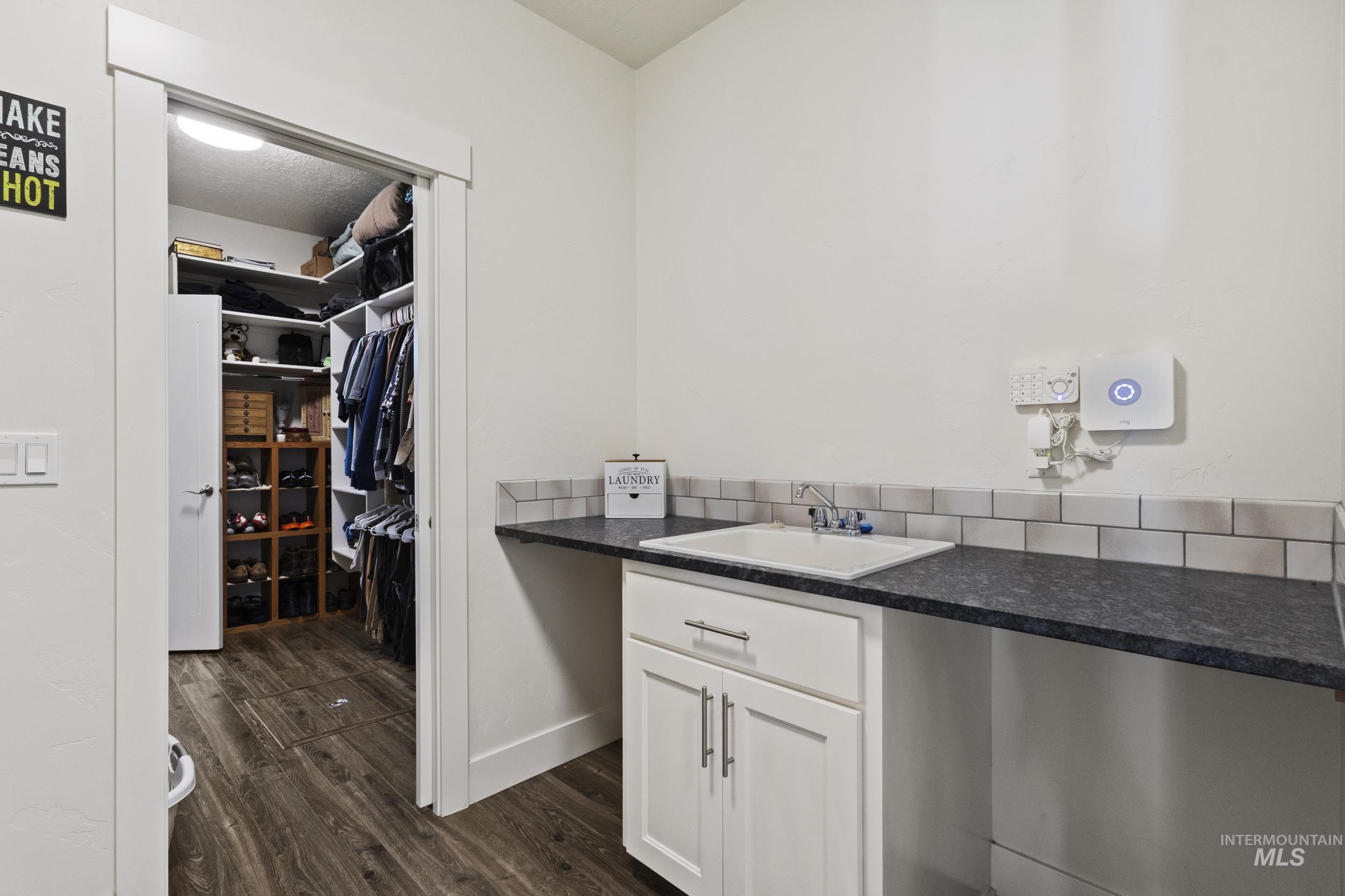 9935 Falls Point Way Property Photo 25