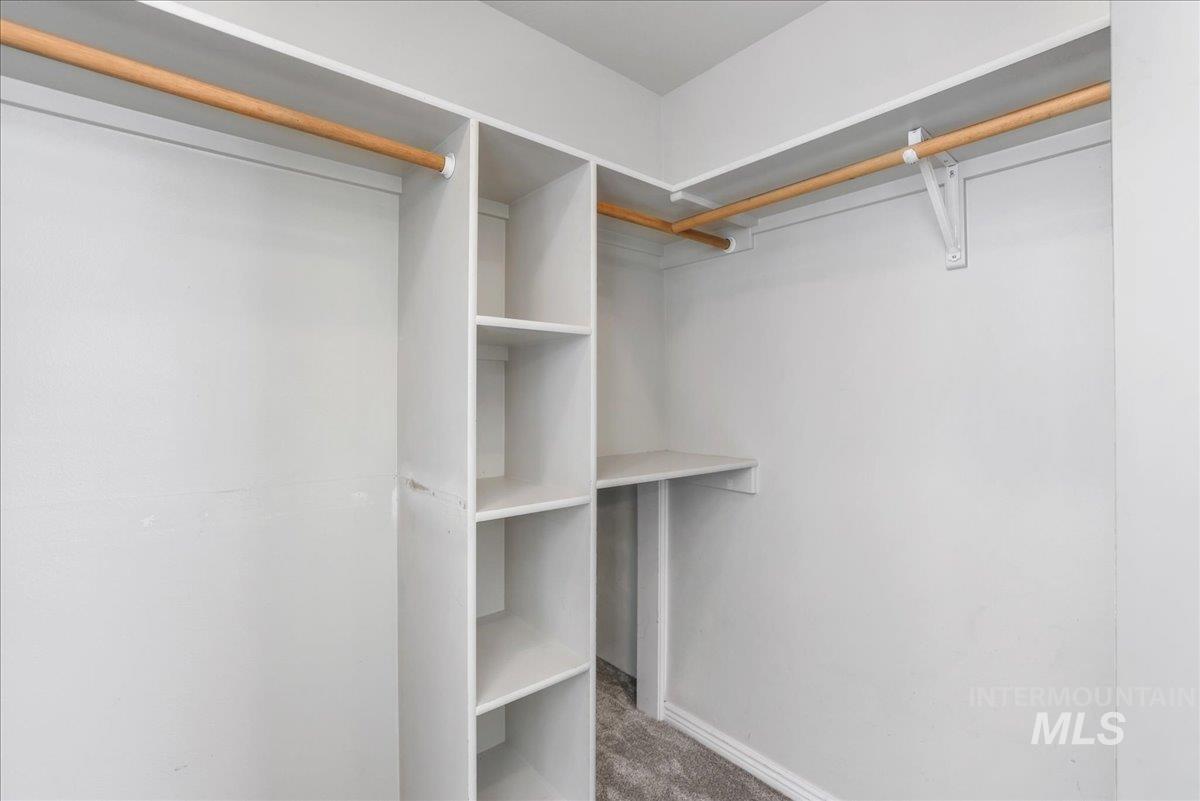 1075 Sawtooth Blvd Property Photo 17