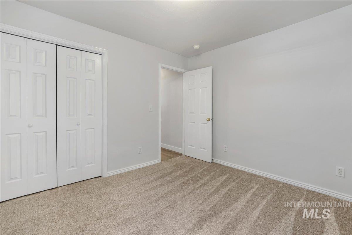 1075 Sawtooth Blvd Property Photo 27