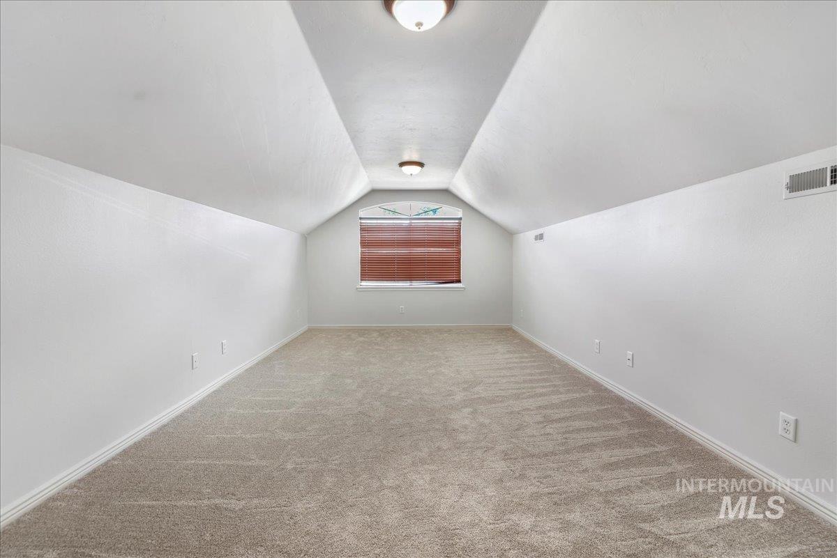 1075 Sawtooth Blvd Property Photo 30