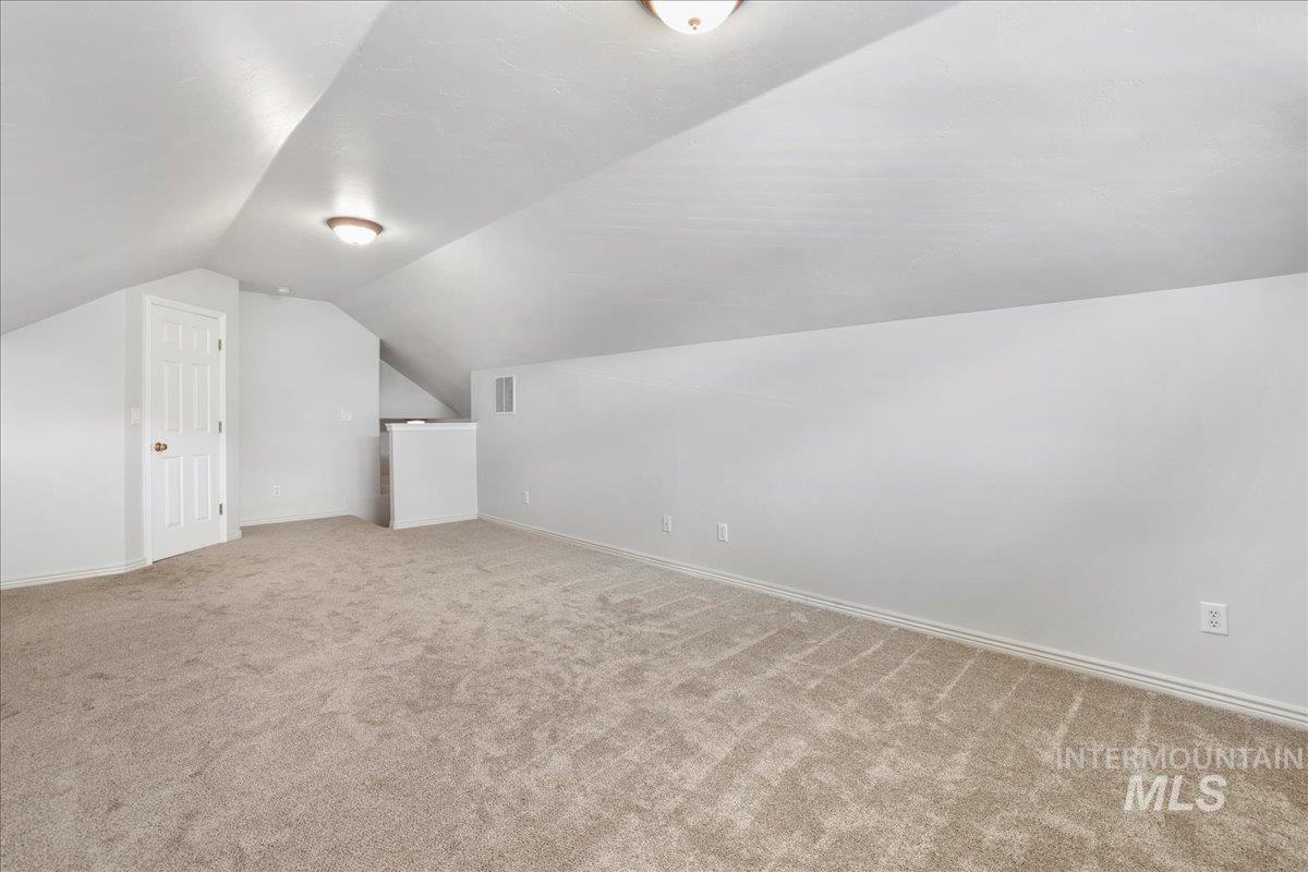 1075 Sawtooth Blvd Property Photo 31