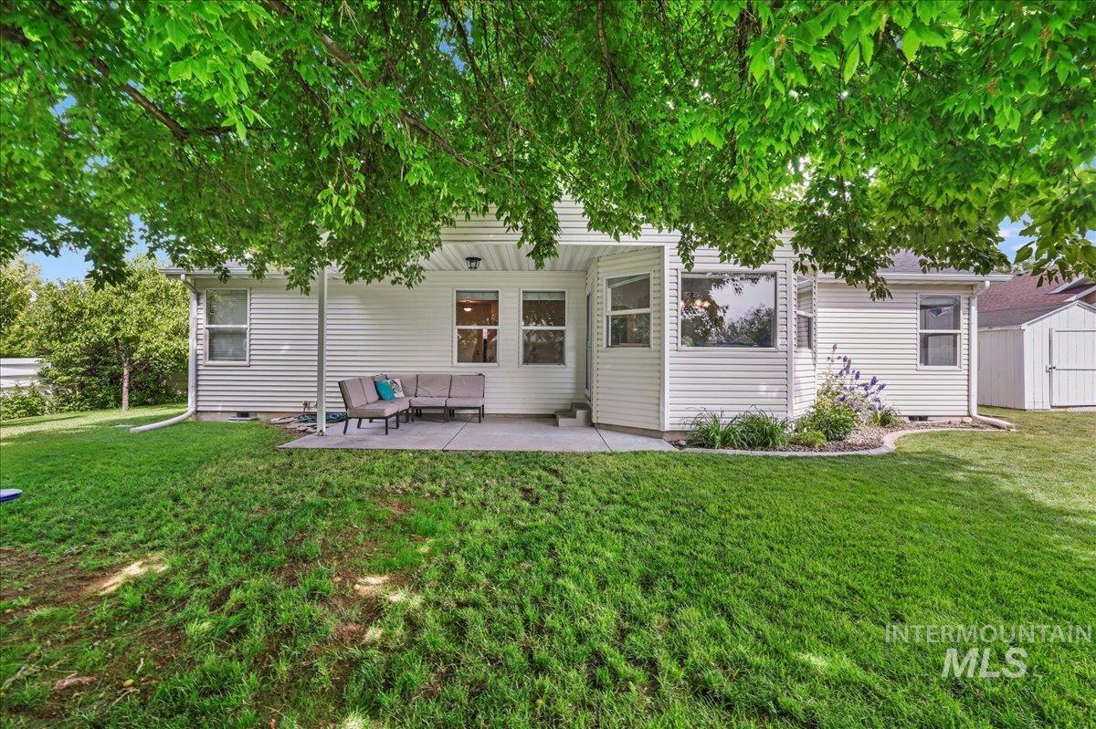 1075 Sawtooth Blvd Property Photo 34
