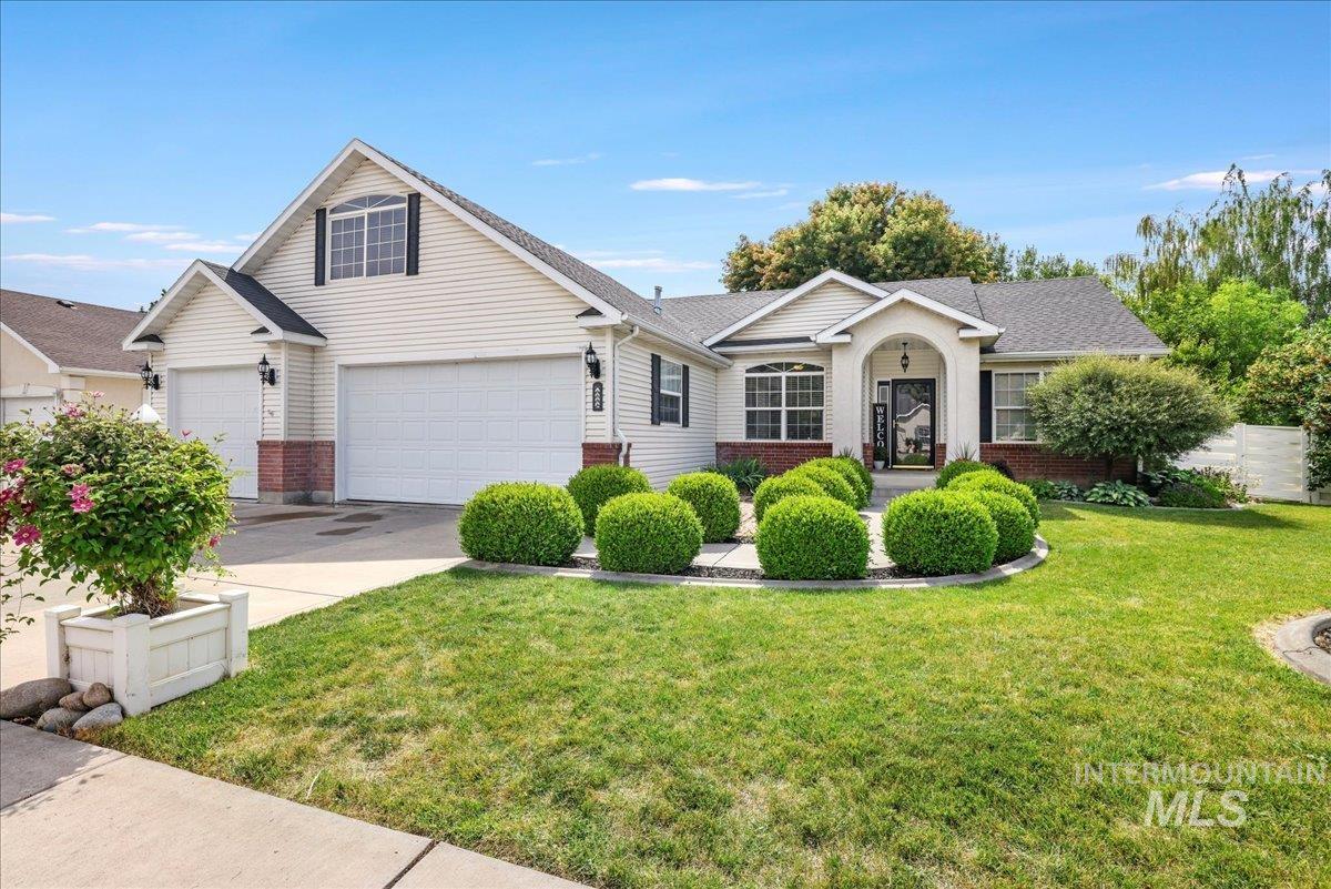 1075 Sawtooth Blvd Property Photo 38