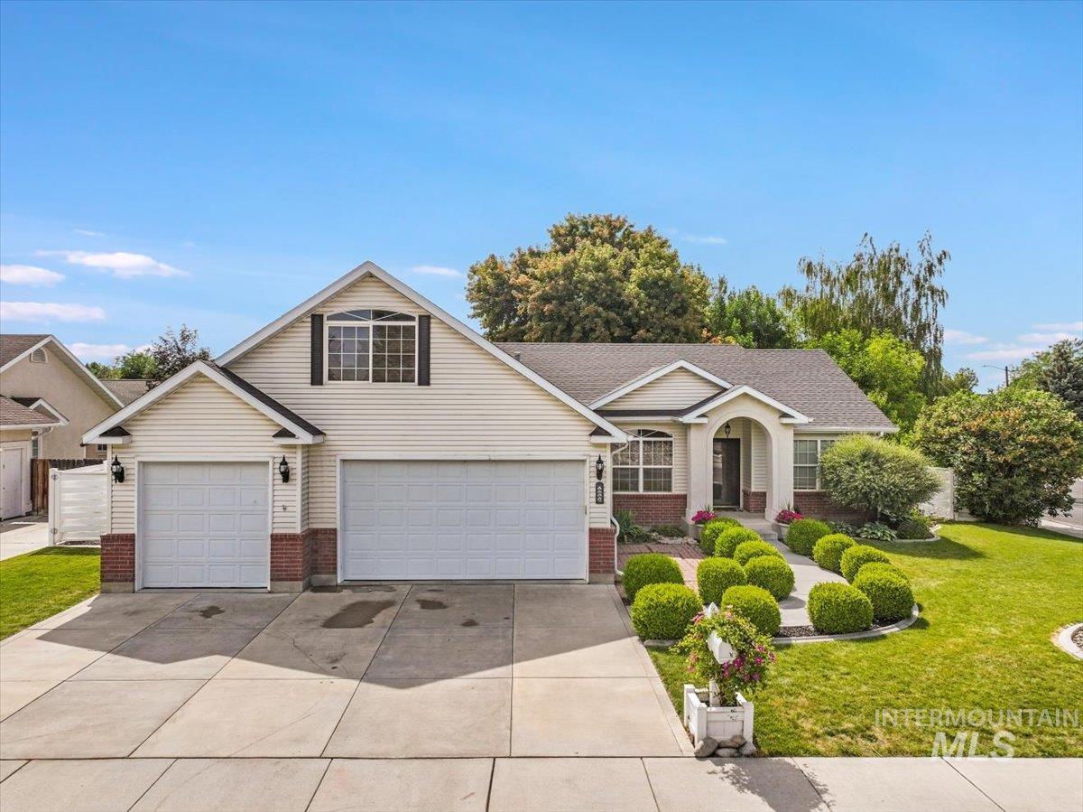 1075 Sawtooth Blvd Property Photo 40