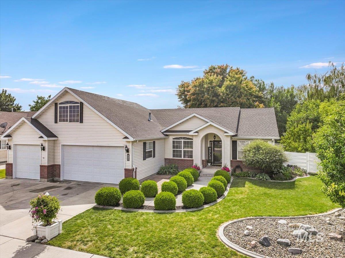 1075 Sawtooth Blvd Property Photo 41