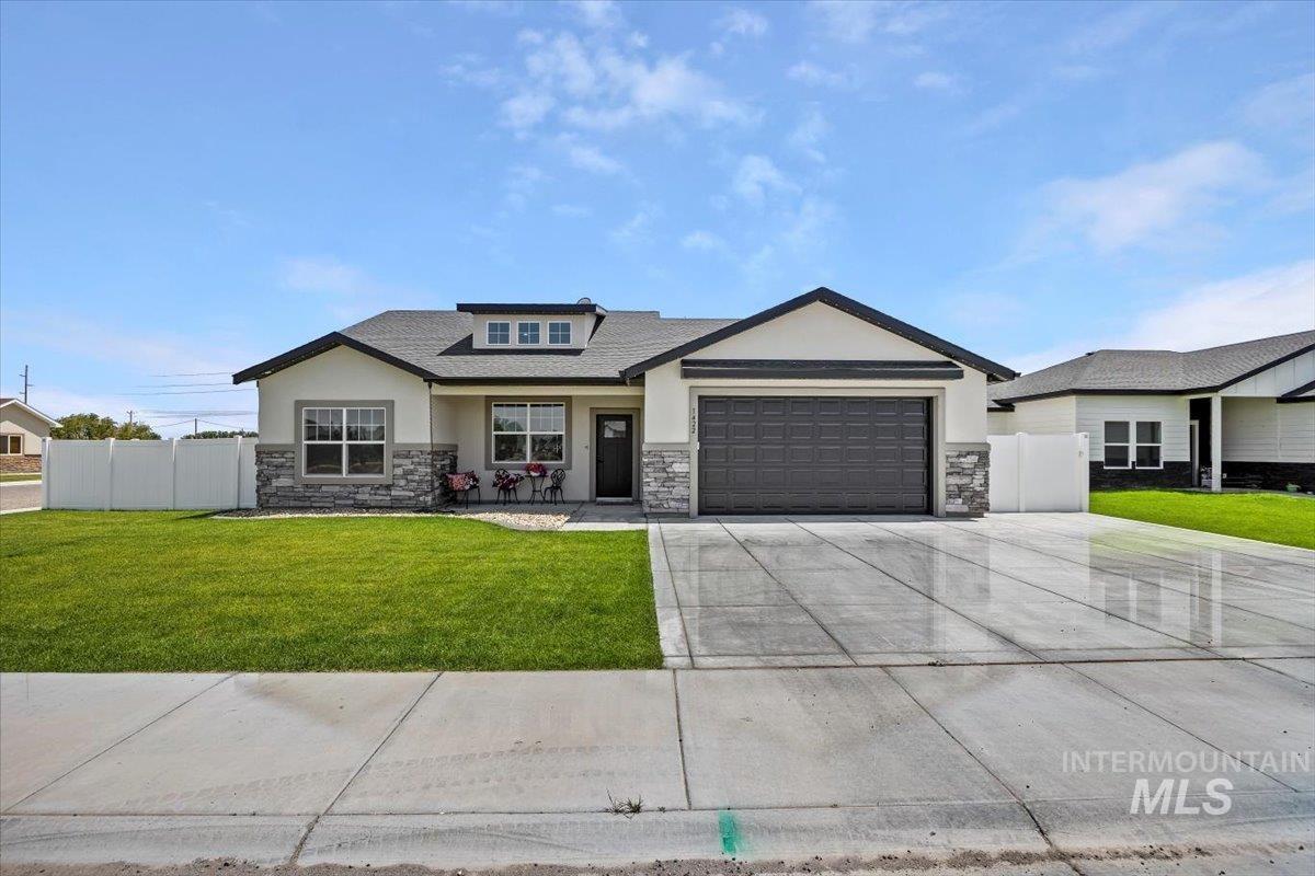 1422 Meadow Ln Property Photo 1