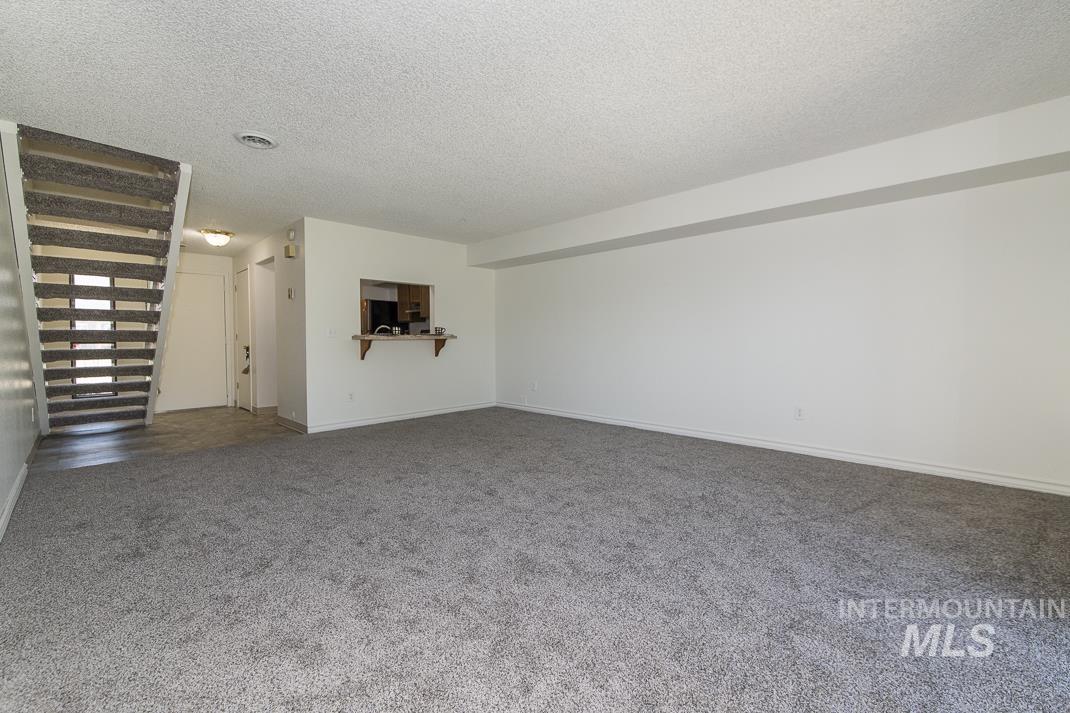 372 N Eagle Glen Ln Property Photo 1