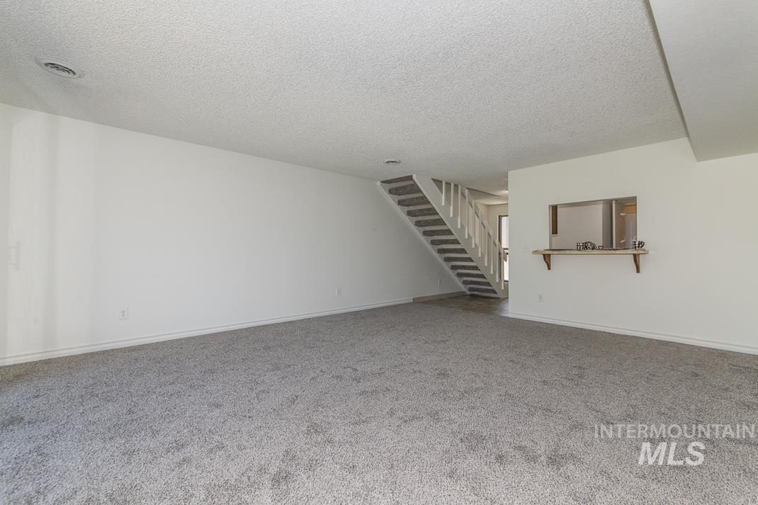 372 N Eagle Glen Ln Property Photo 5