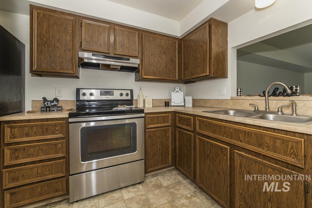 372 N Eagle Glen Ln Property Photo 6