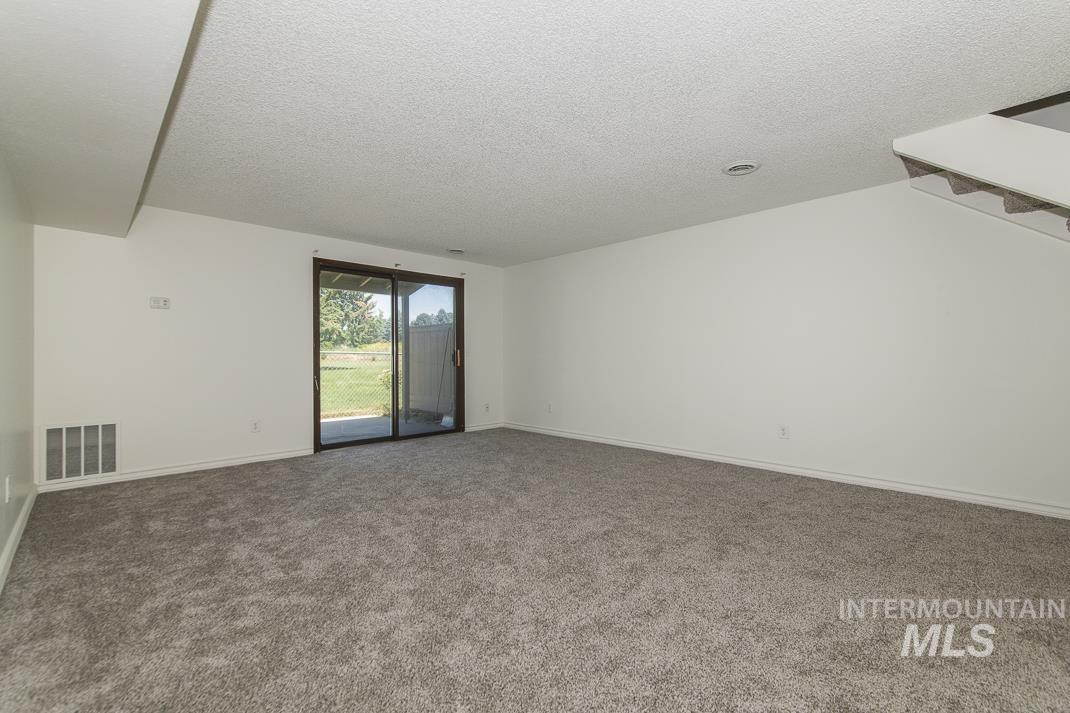 372 N Eagle Glen Ln Property Photo 11