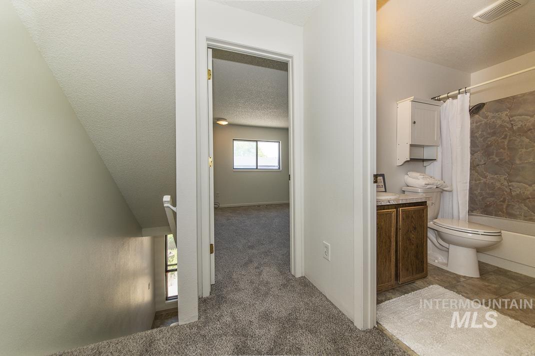 372 N Eagle Glen Ln Property Photo 15