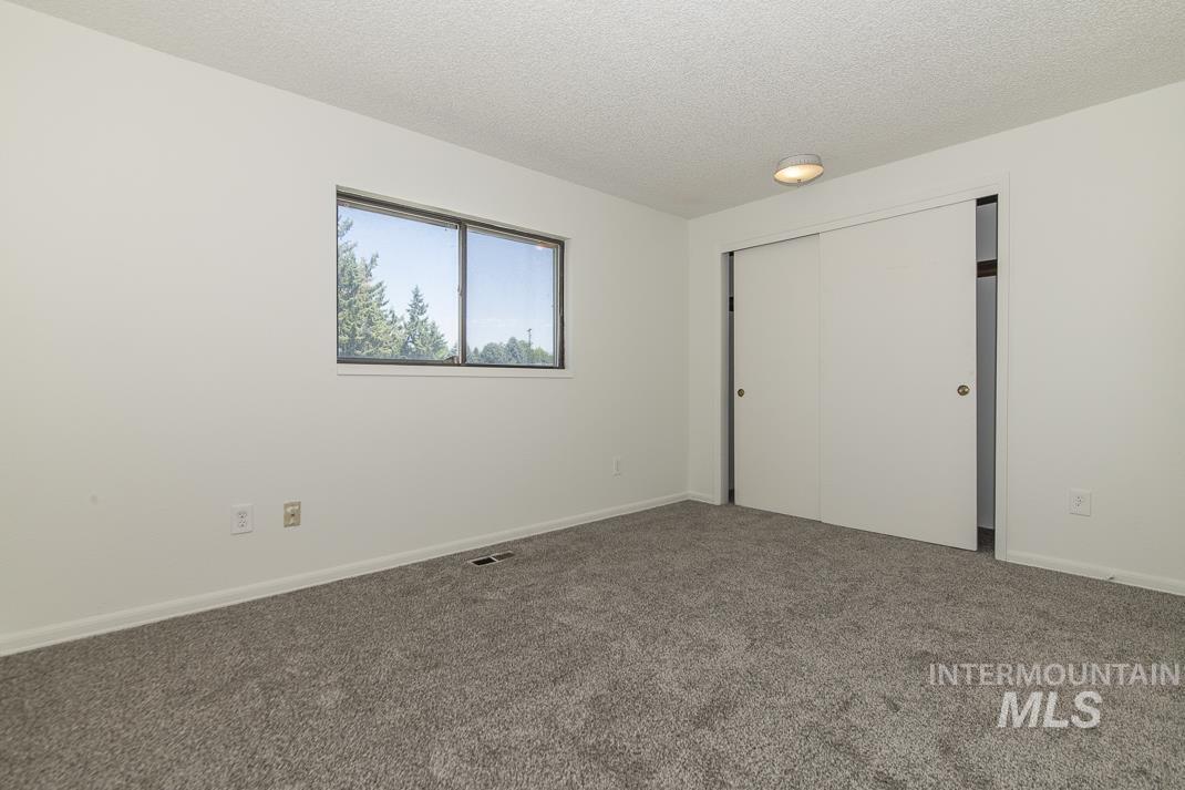 372 N Eagle Glen Ln Property Photo 19