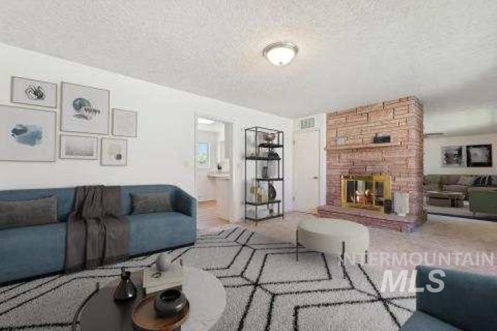 611 E Dewey Lane Property Photo 10