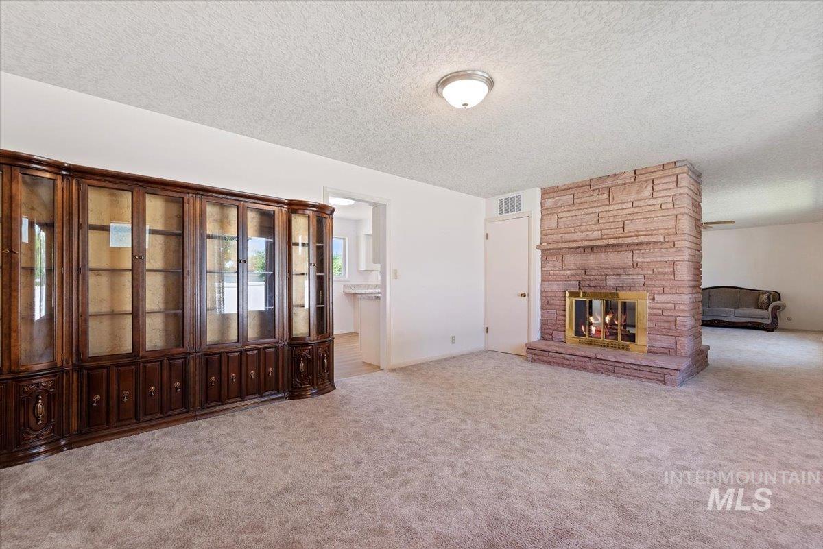611 E Dewey Lane Property Photo 12