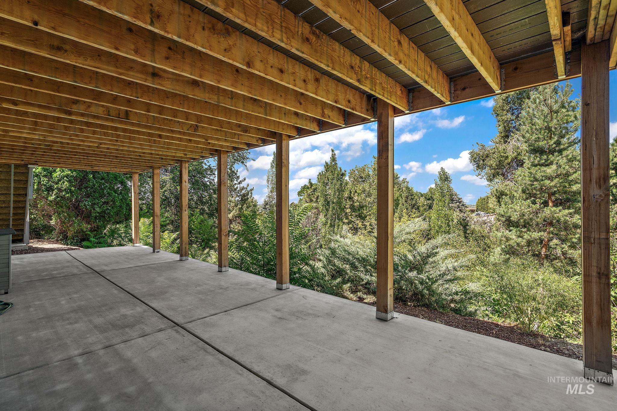 3101 N Ridgeway Dr Property Photo 47
