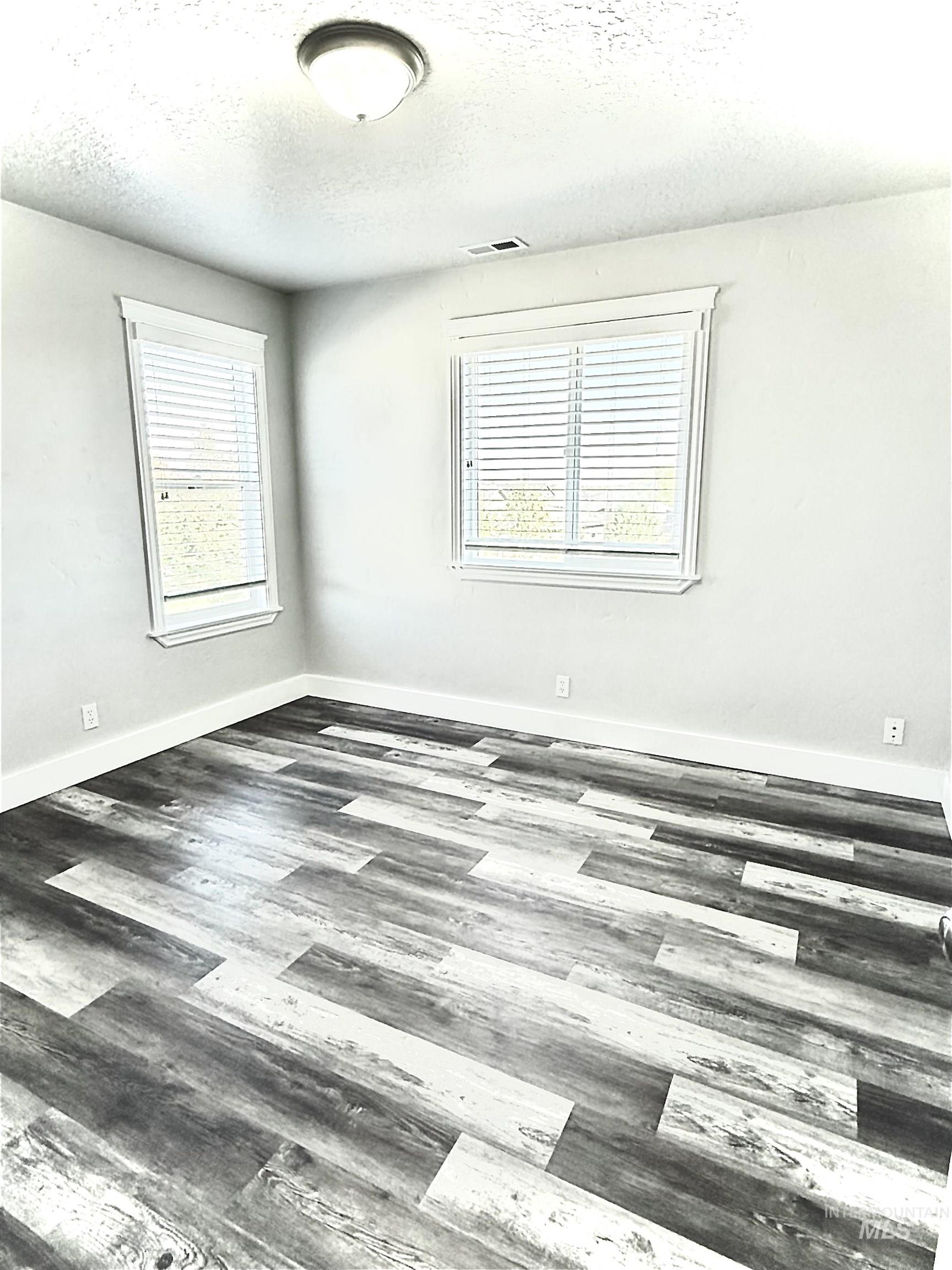 1726 N Calaveras Pl Property Photo 9