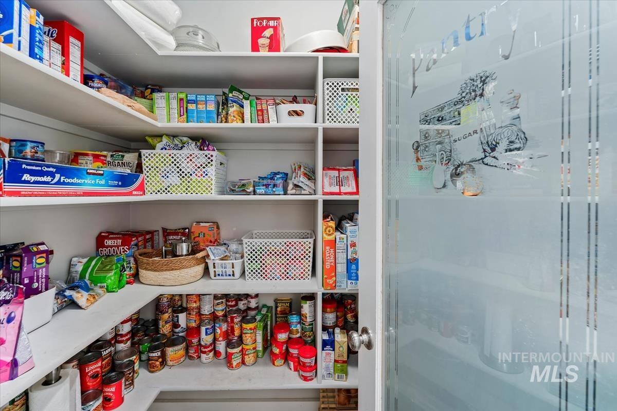 1726 N Calaveras Pl Property Photo 14