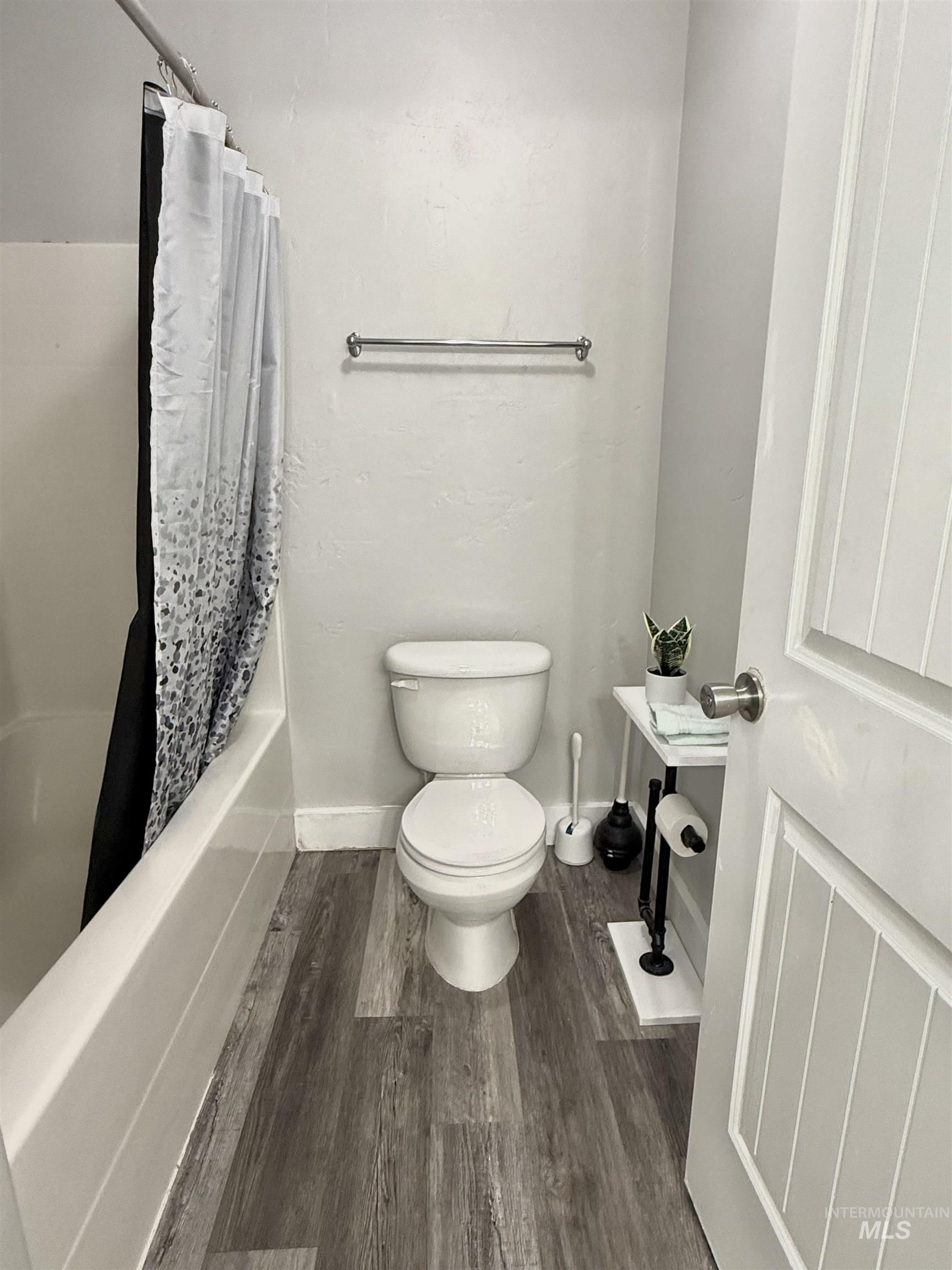 1726 N Calaveras Pl Property Photo 22