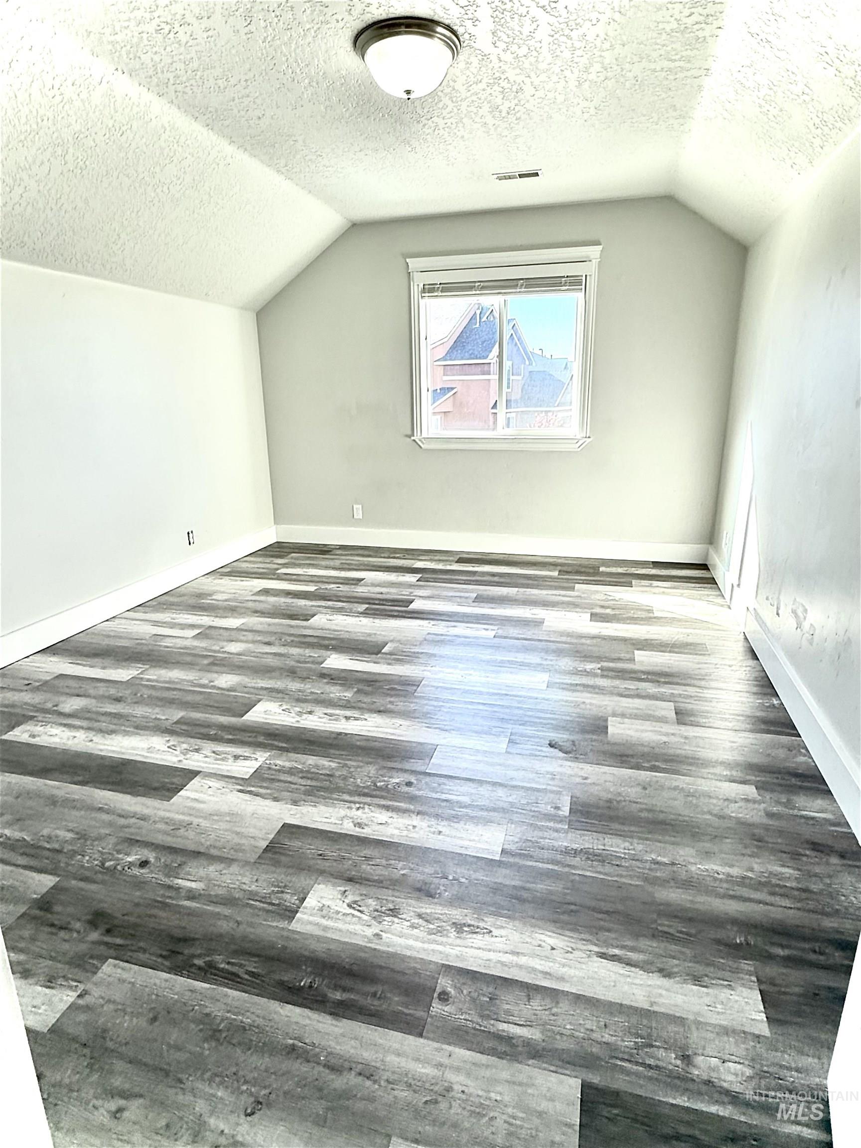 1726 N Calaveras Pl Property Photo 24