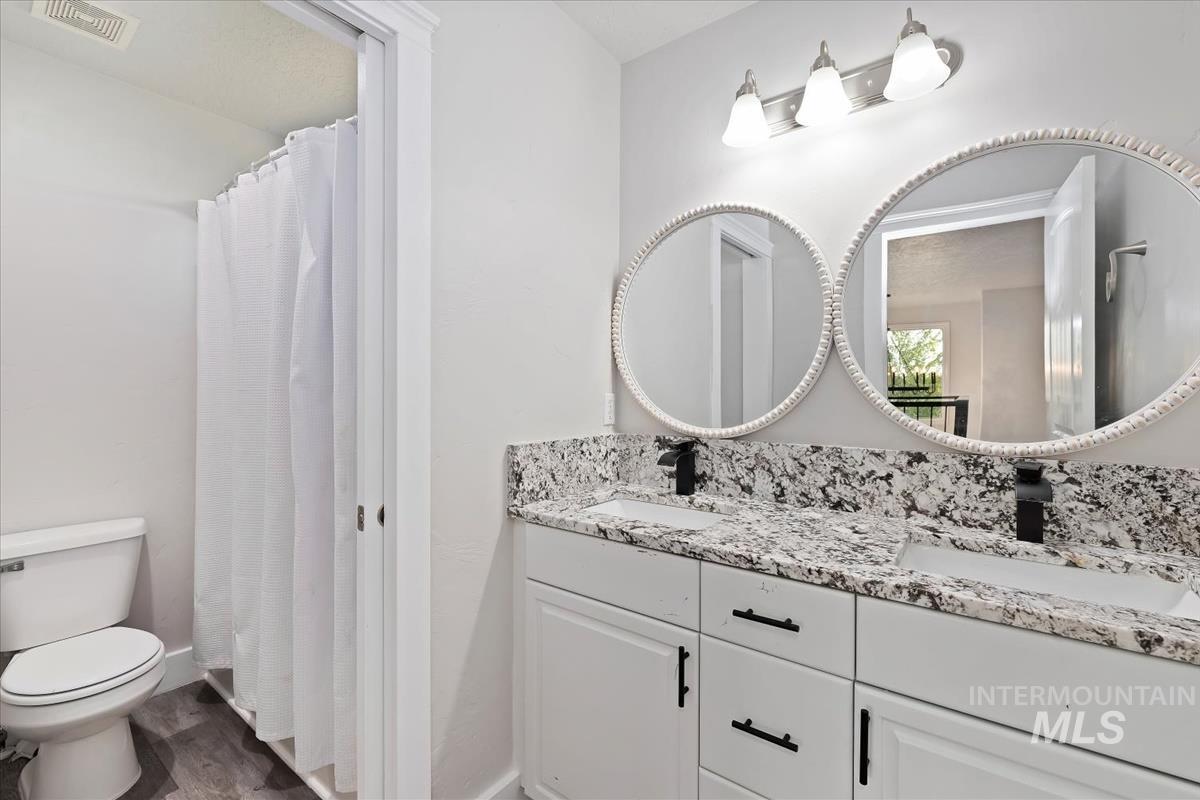 1726 N Calaveras Pl Property Photo 30