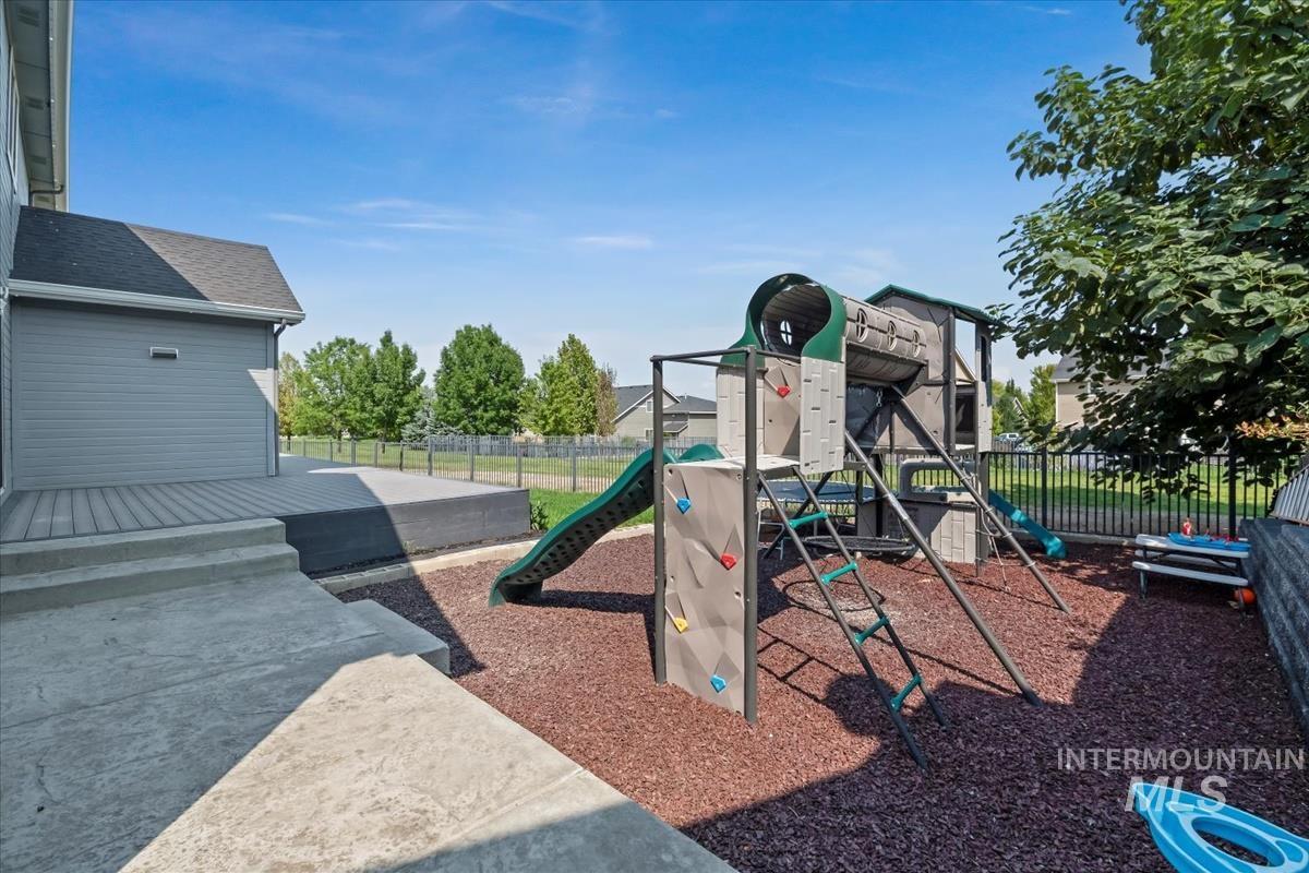 1726 N Calaveras Pl Property Photo 36