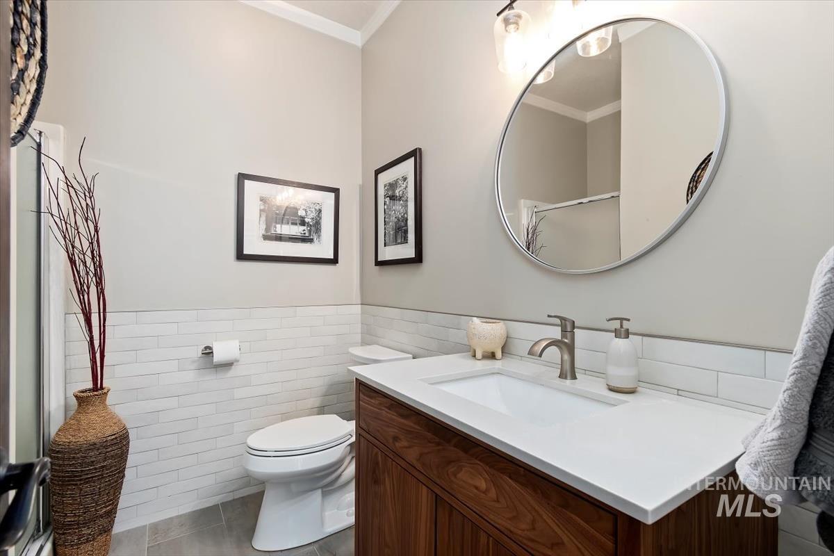 1225 E Harcourt Property Photo 25