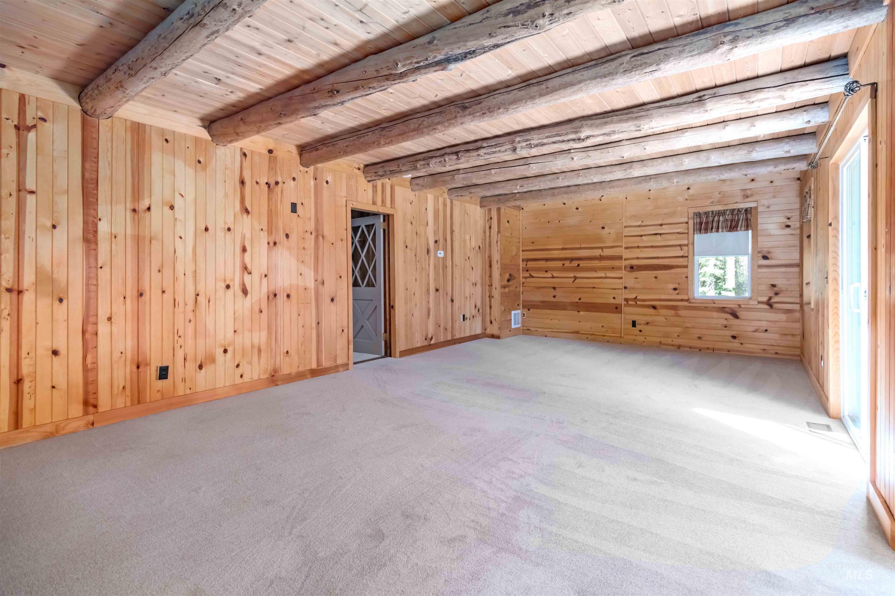36 Elk Run Property Photo 10