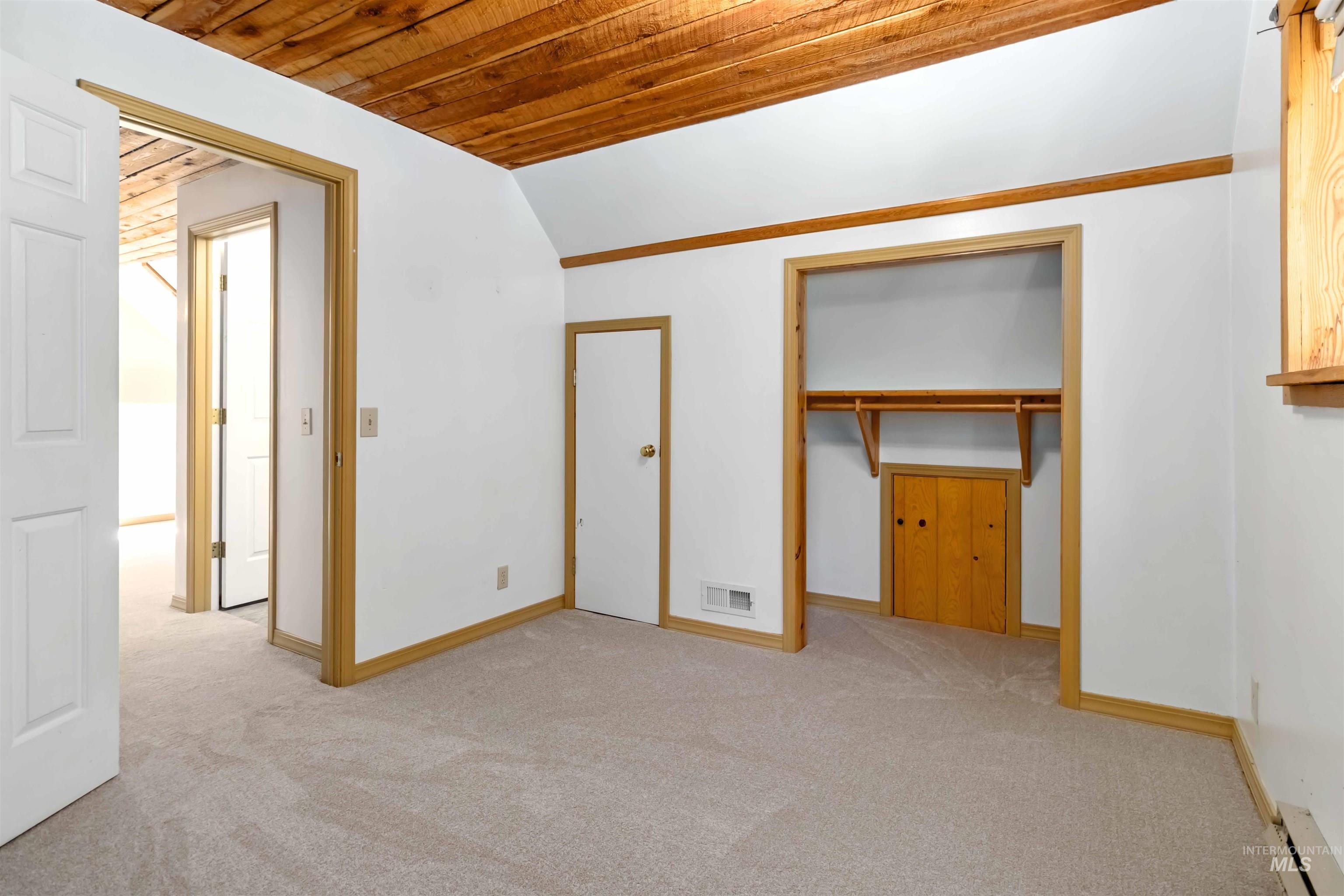 36 Elk Run Property Photo 16
