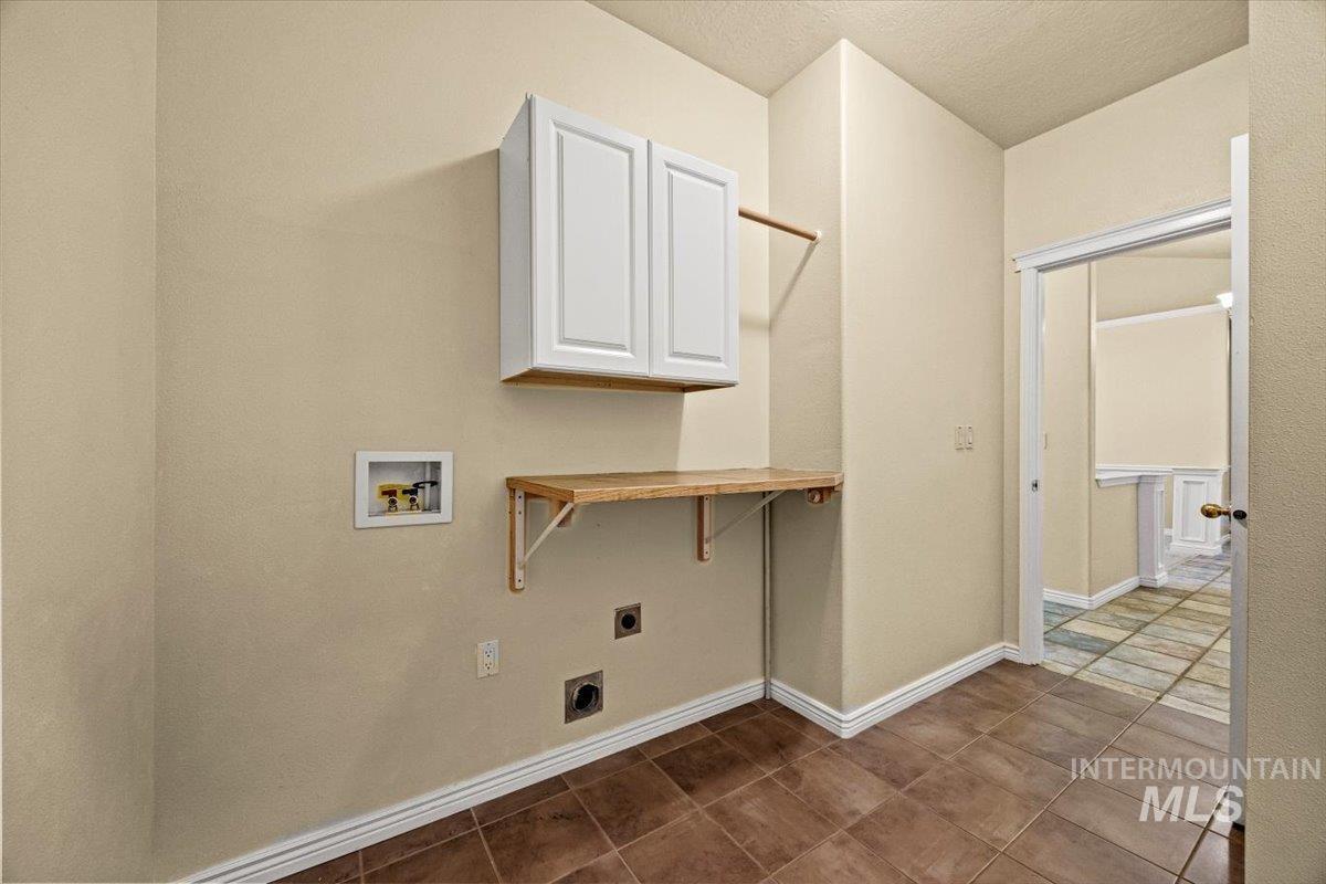 5013 W Classic Property Photo 8