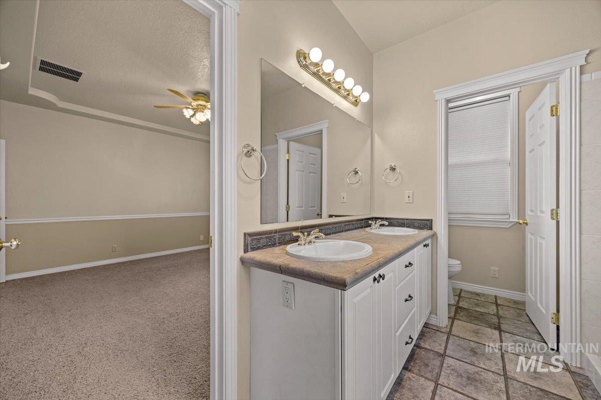 5013 W Classic Property Photo 11