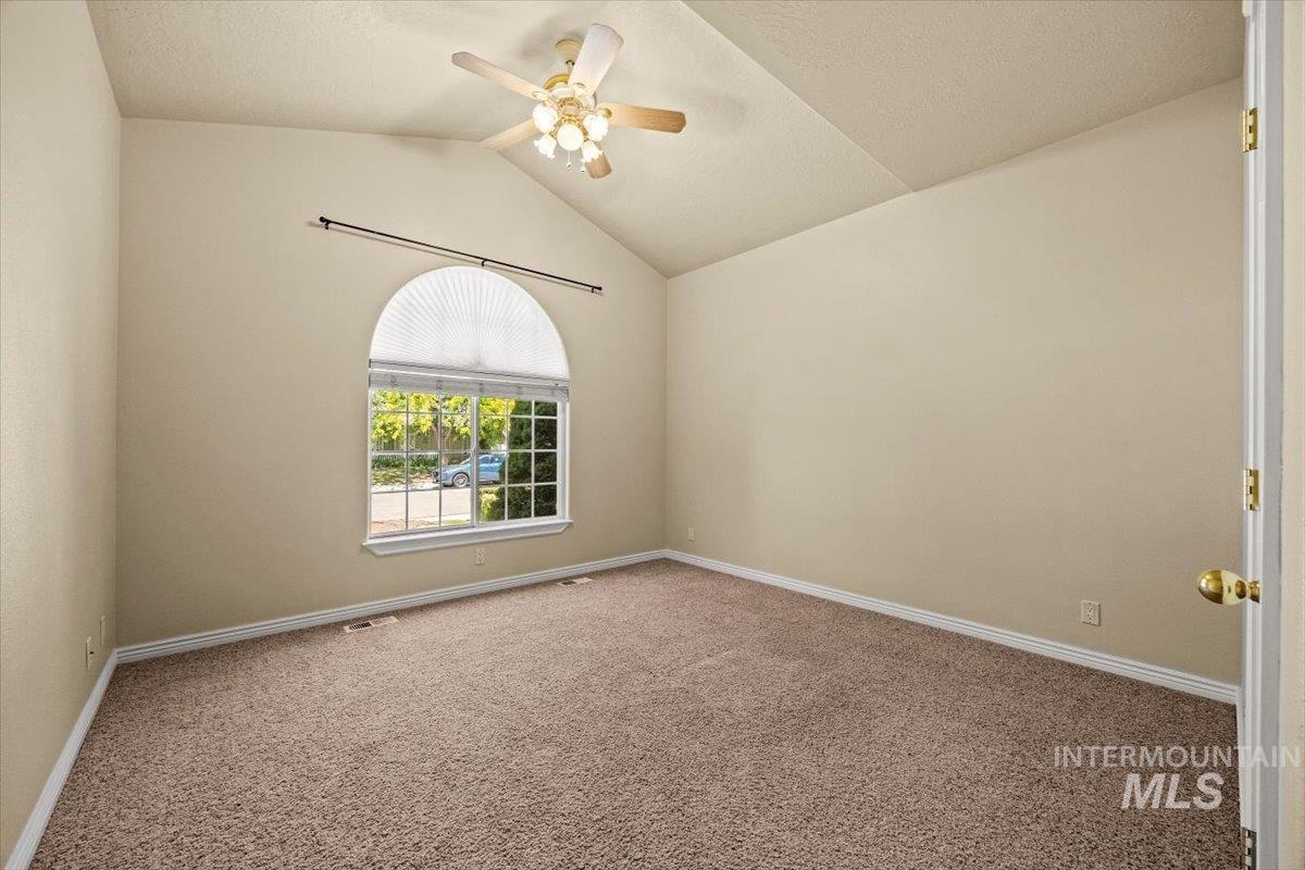 5013 W Classic Property Photo 14