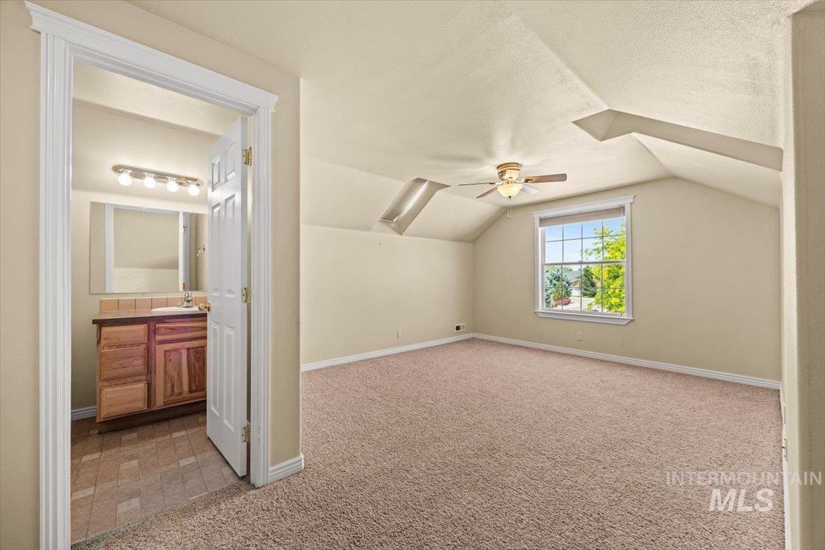 5013 W Classic Property Photo 19