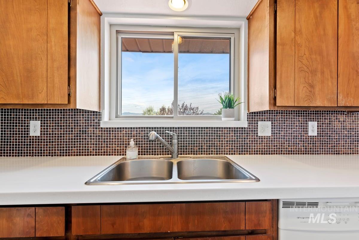 1204 W. Sunrise Rim Property Photo 10