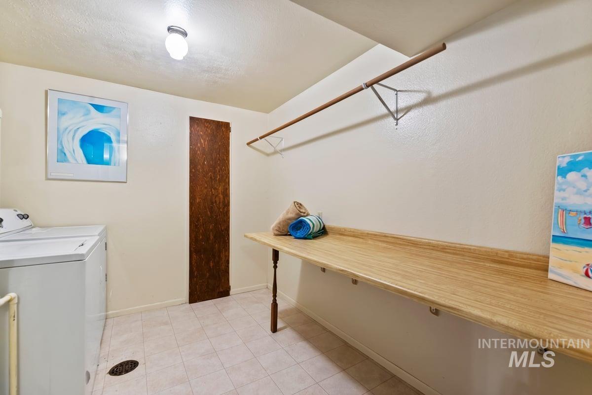 1204 W. Sunrise Rim Property Photo 25