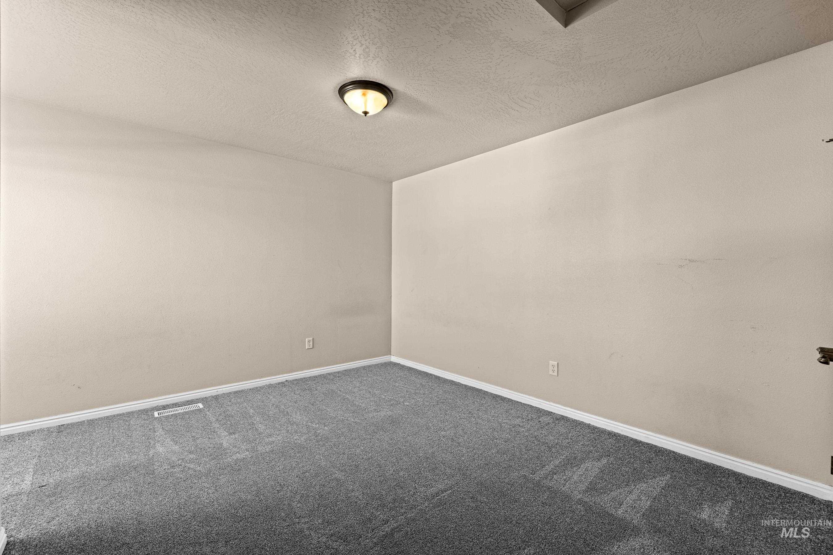 21 #8 Mangum Circle Property Photo 25
