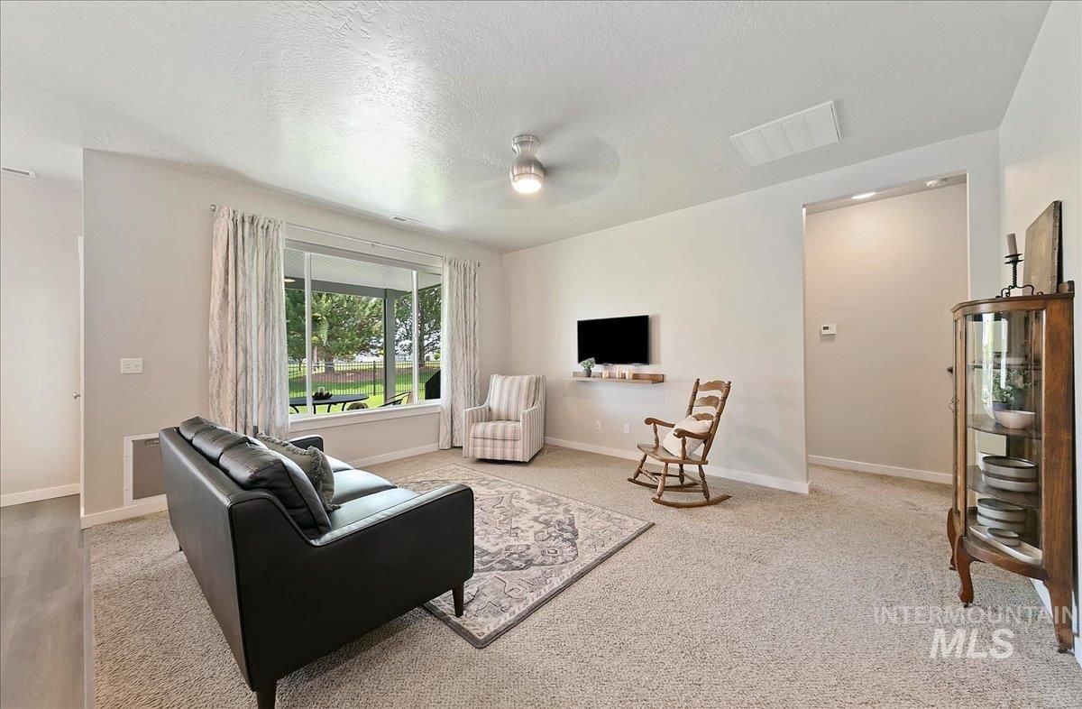 15548 Moosehorn Way Property Photo 11