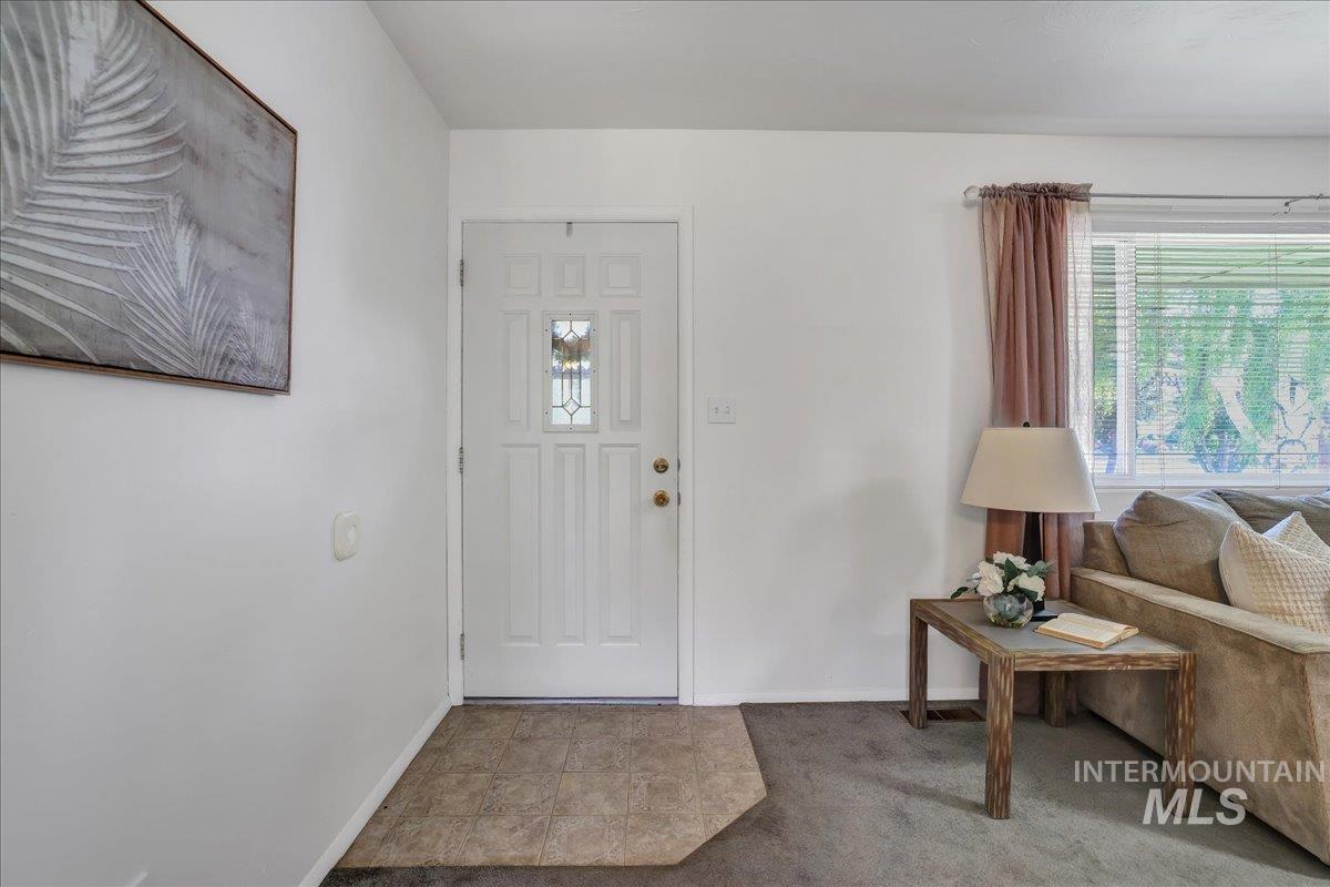 706 10th Avenue Property Photo 3