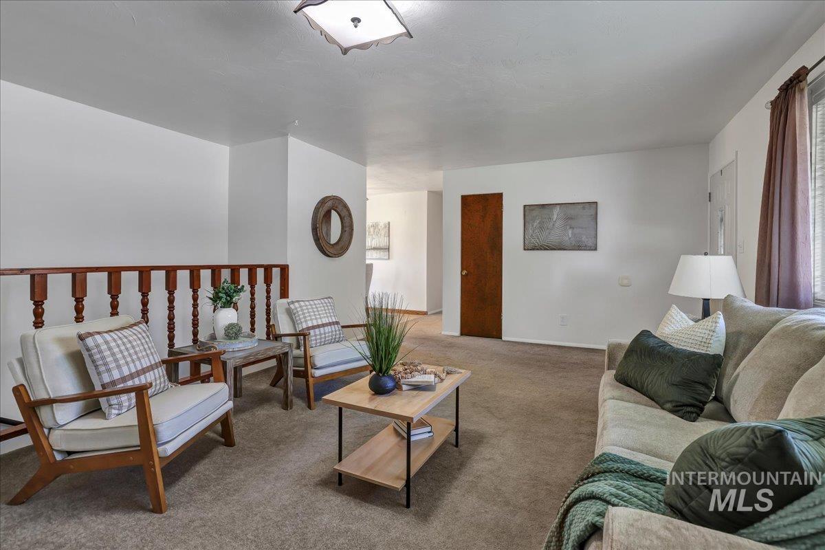 706 10th Avenue Property Photo 6