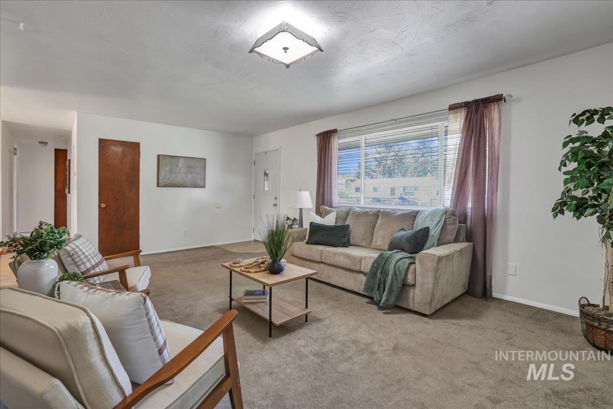 706 10th Avenue Property Photo 7