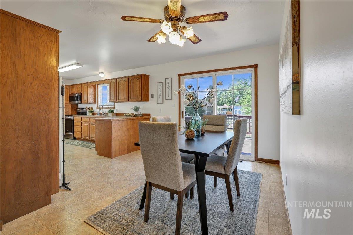 706 10th Avenue Property Photo 9