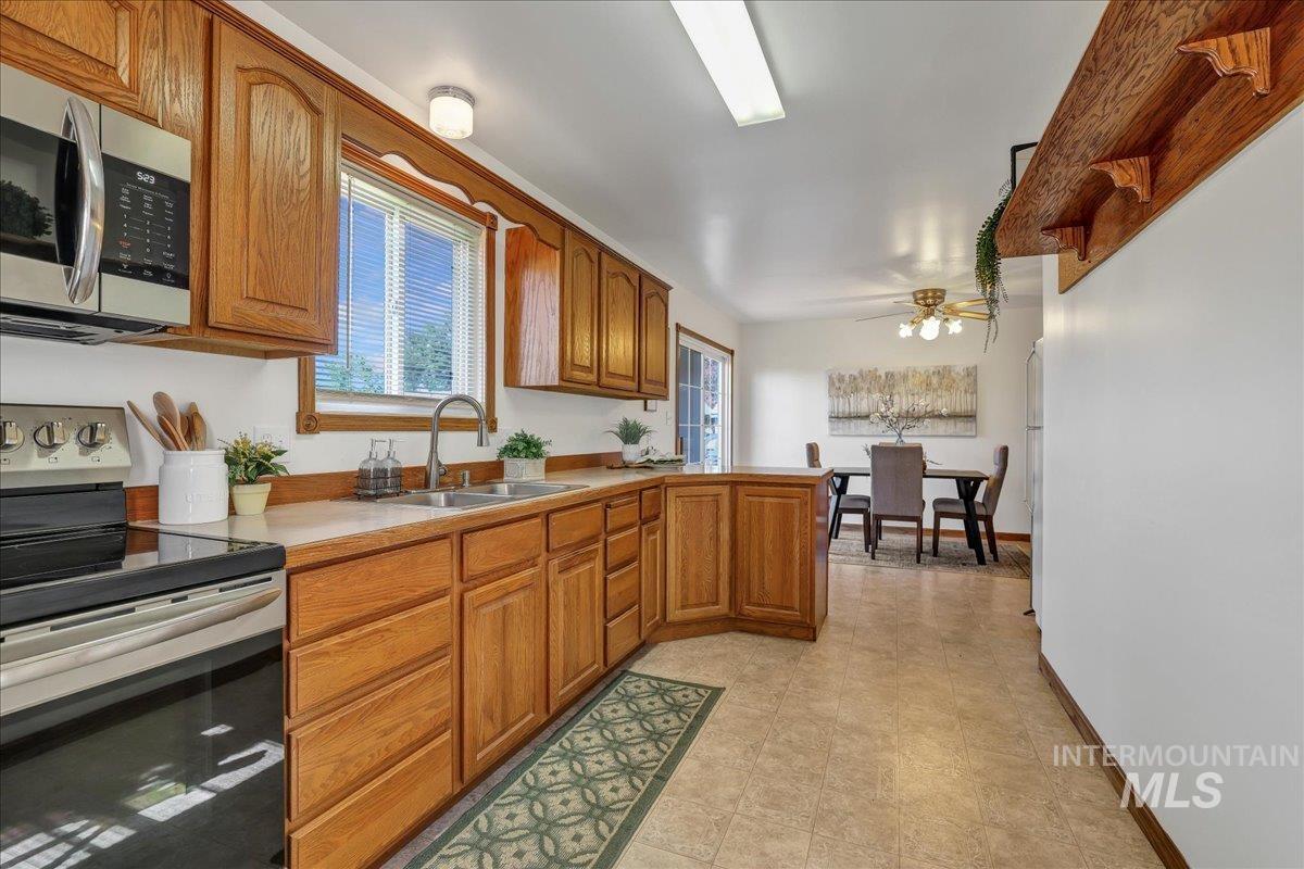 706 10th Avenue Property Photo 13