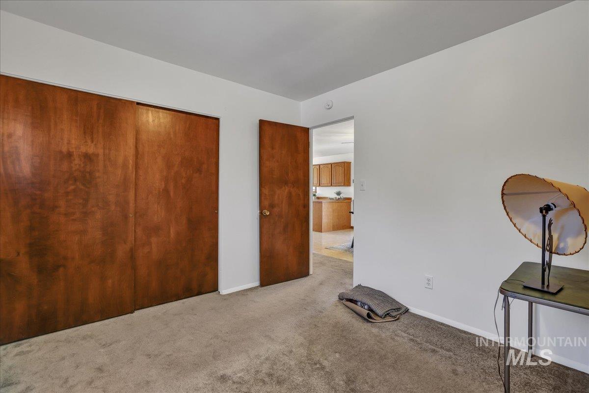 706 10th Avenue Property Photo 20