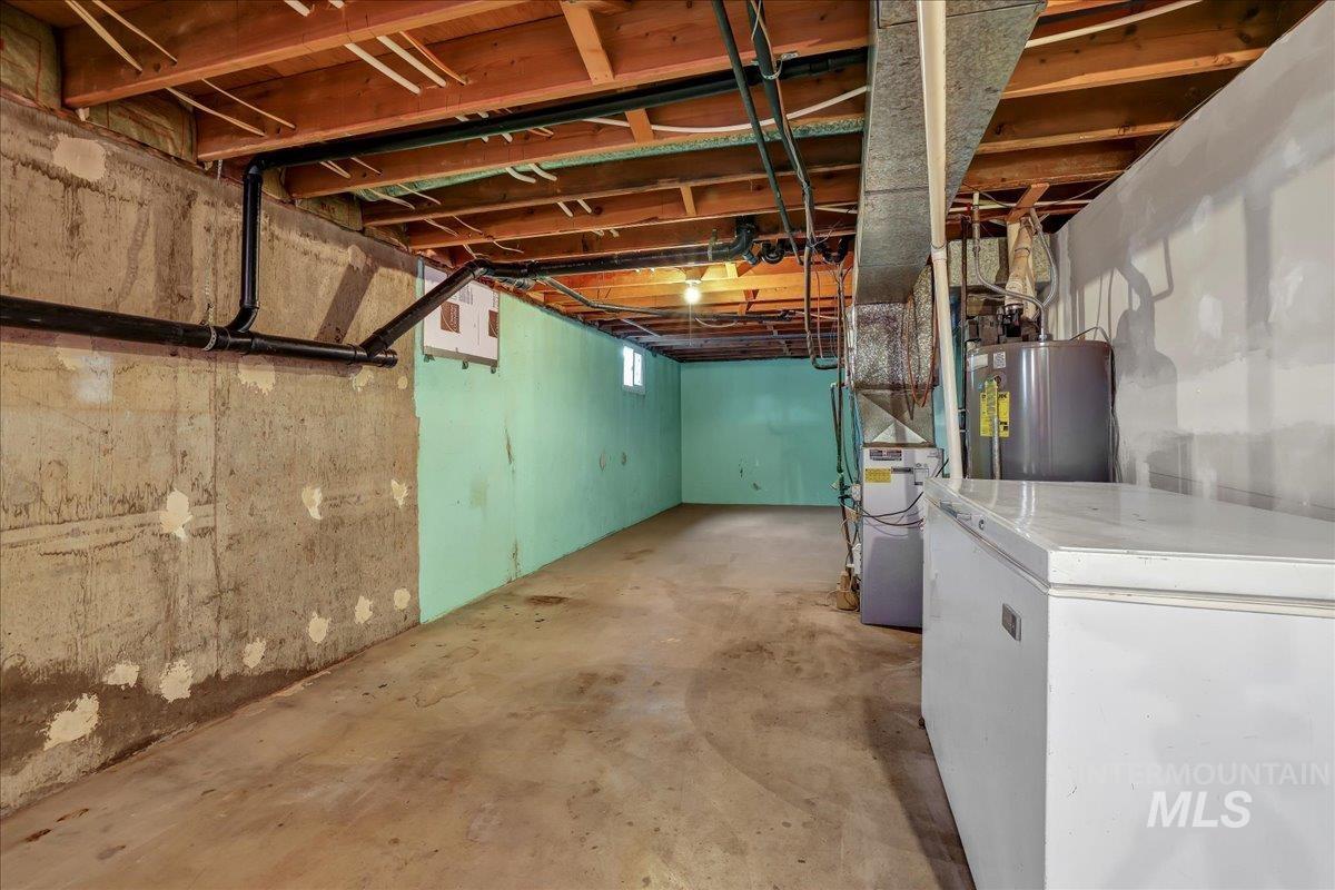 706 10th Avenue Property Photo 21