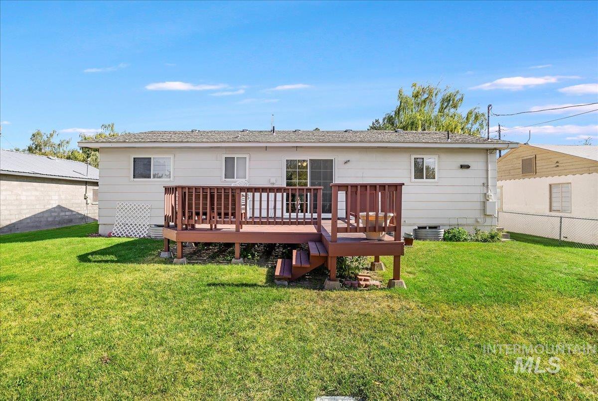 706 10th Avenue Property Photo 26