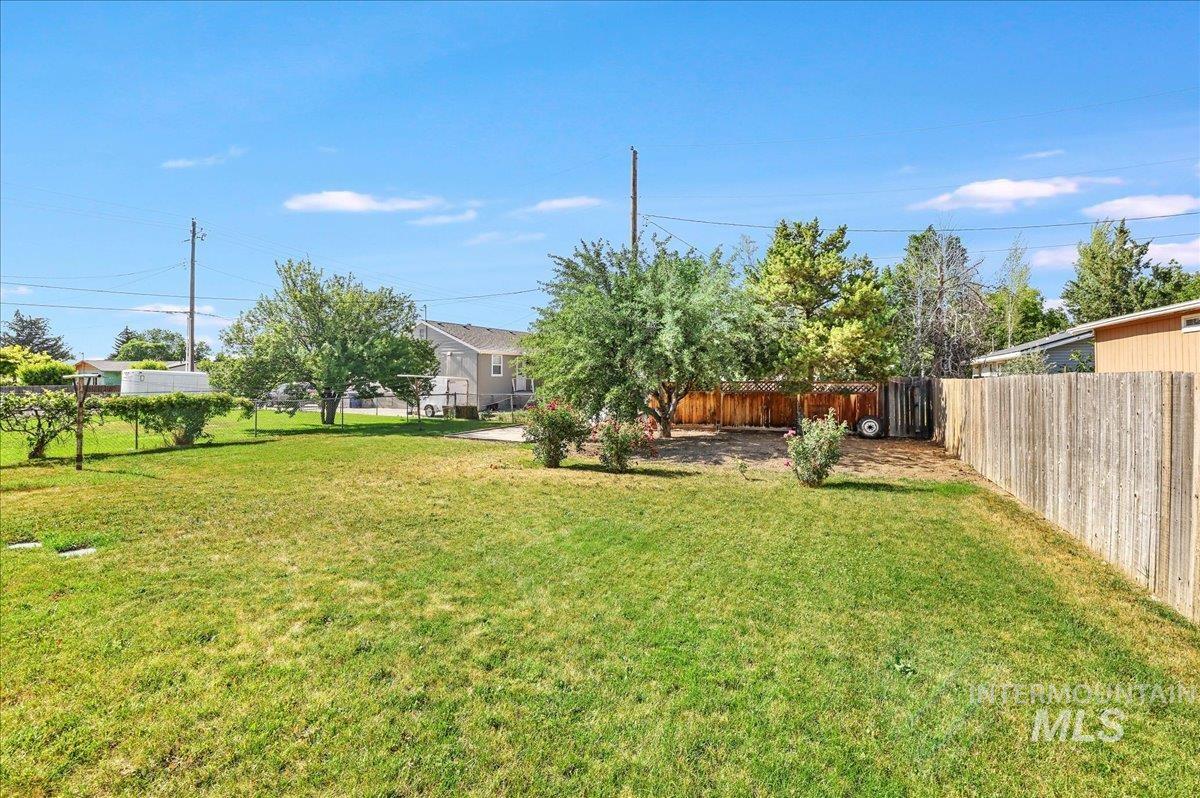 706 10th Avenue Property Photo 29