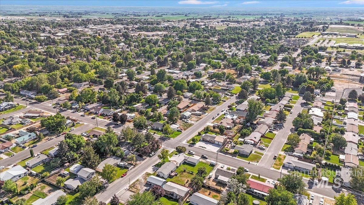 706 10th Avenue Property Photo 41